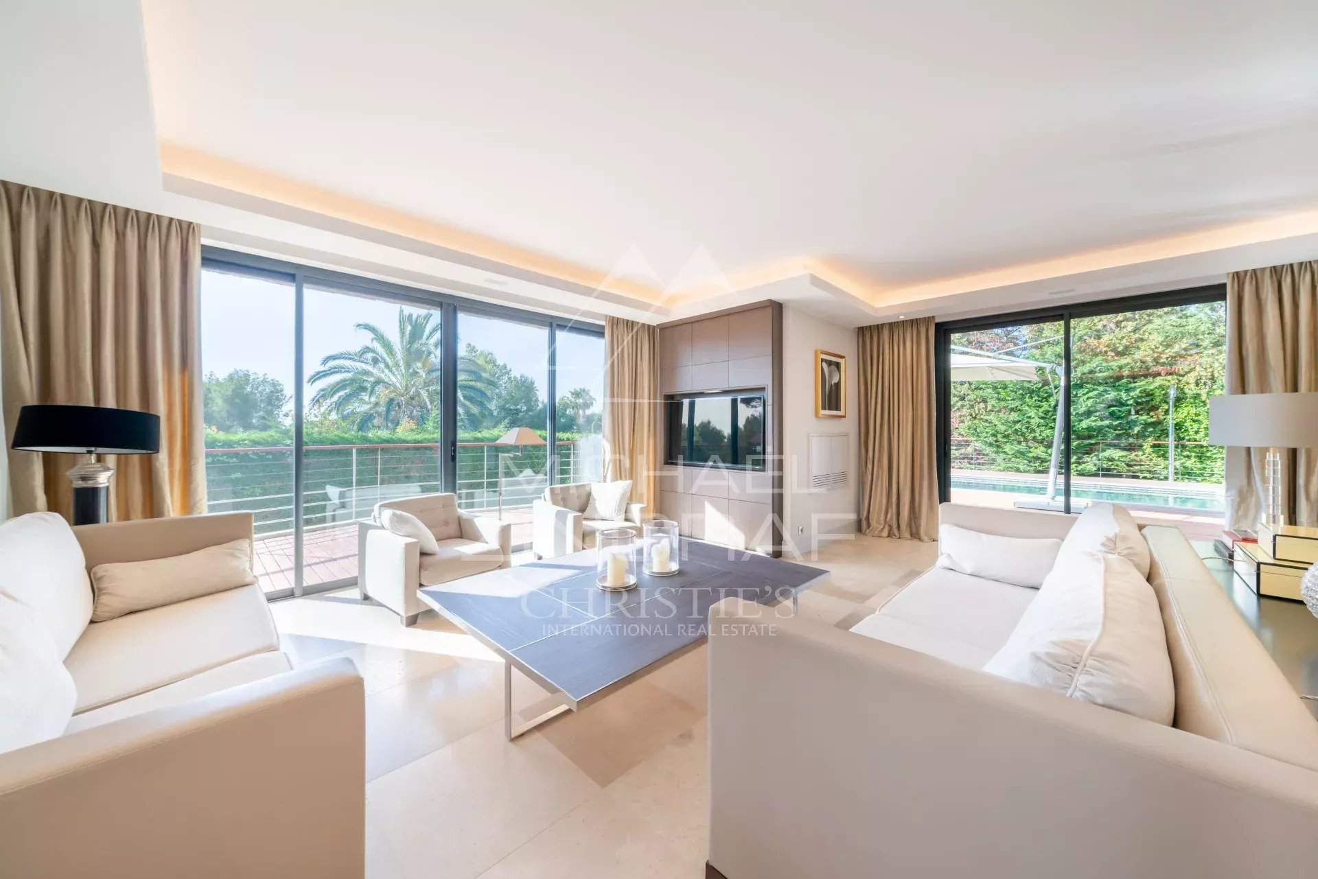 Modern renovierte Villa nahe der Strände von Garoupe