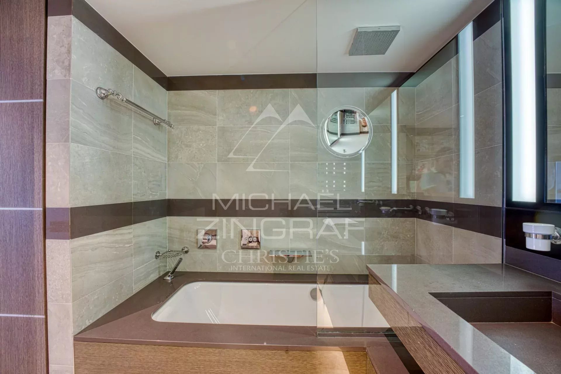 Appartement d'Exception avec Terrasses Panoramiques et Prestations Haut de Gamme