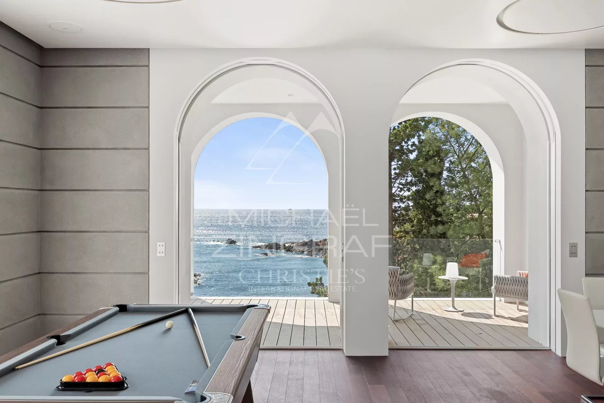 Proche Cannes - Villa pieds dans l'eau