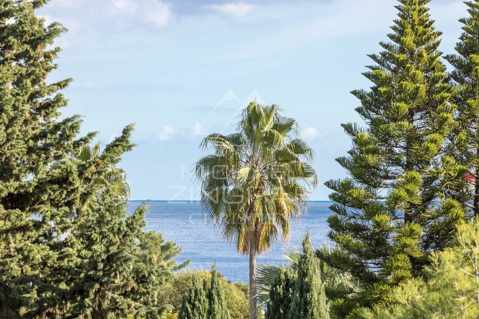 Elegant 3-Room Apartment on a High Floor in the Heart of Cap d’Antibes