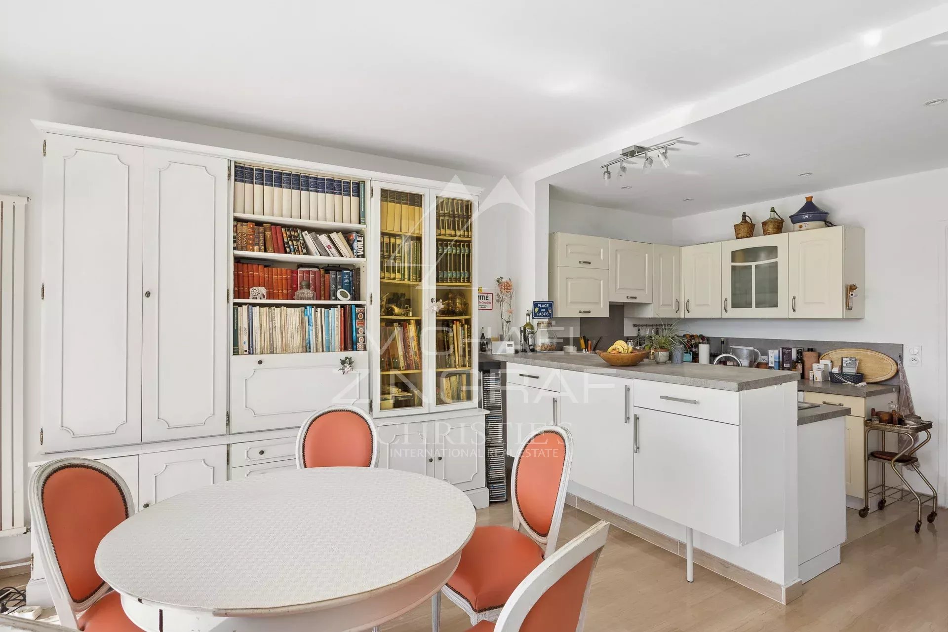 Cannes Croix des Gardes, 3-Zimmer-Wohnung mit eigenem Garten