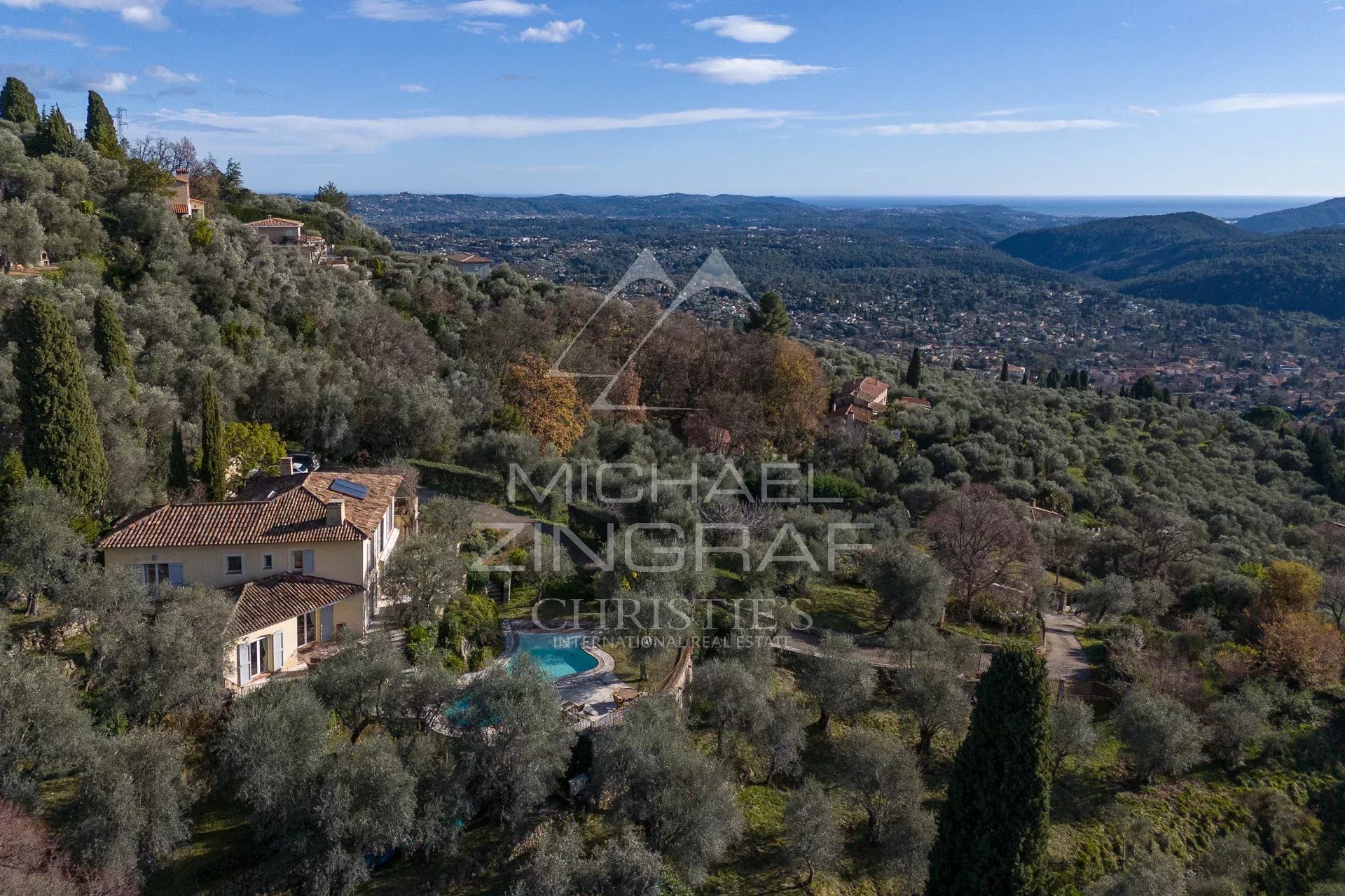 Elegante  Villa position dominante avec vue mer et oliveraie