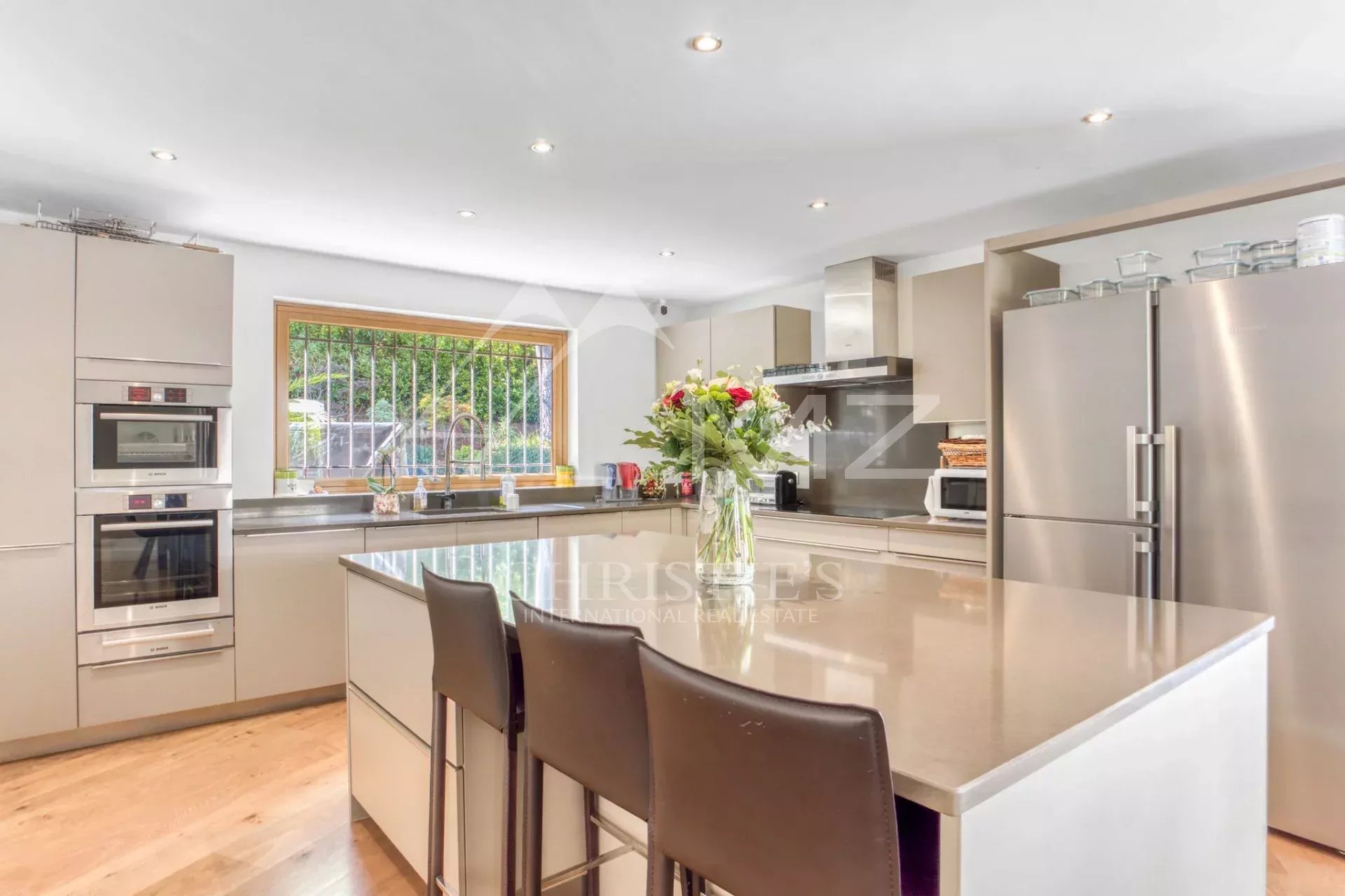 Mougins - Hervorragende Familienimmobilie in einem gesicherten Anwesen