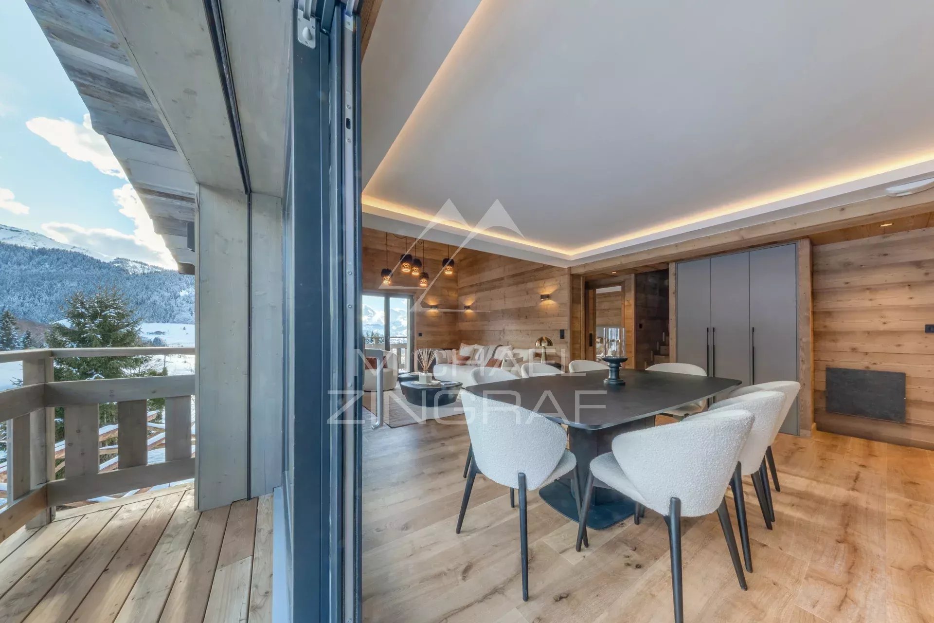 Renovated penthouse flat in Rochebrune – Four bedrooms – Panoramic views