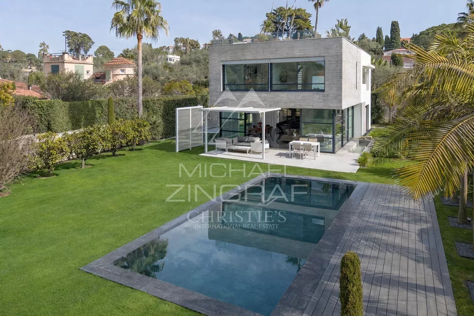 Exclusivité Cap d’Antibes - Versant Ouest - Villa contemporaine d’exception à proximité immédiate des plages