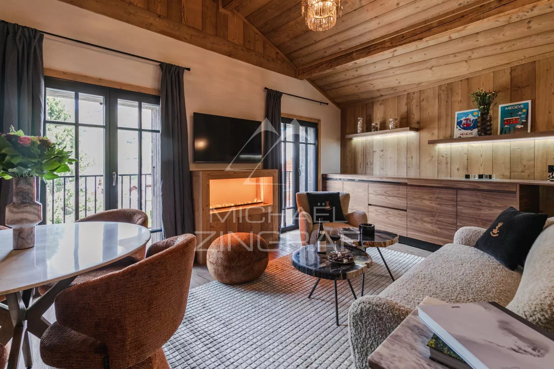 Magnifique grand chalet de prestige rénové - Proche centre - Au calme & vue panoramique