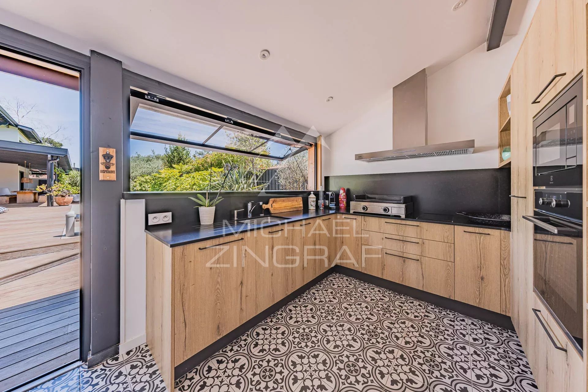 Contemporary Home, Elegance and Comfort at the Heart of Arcachon Bay