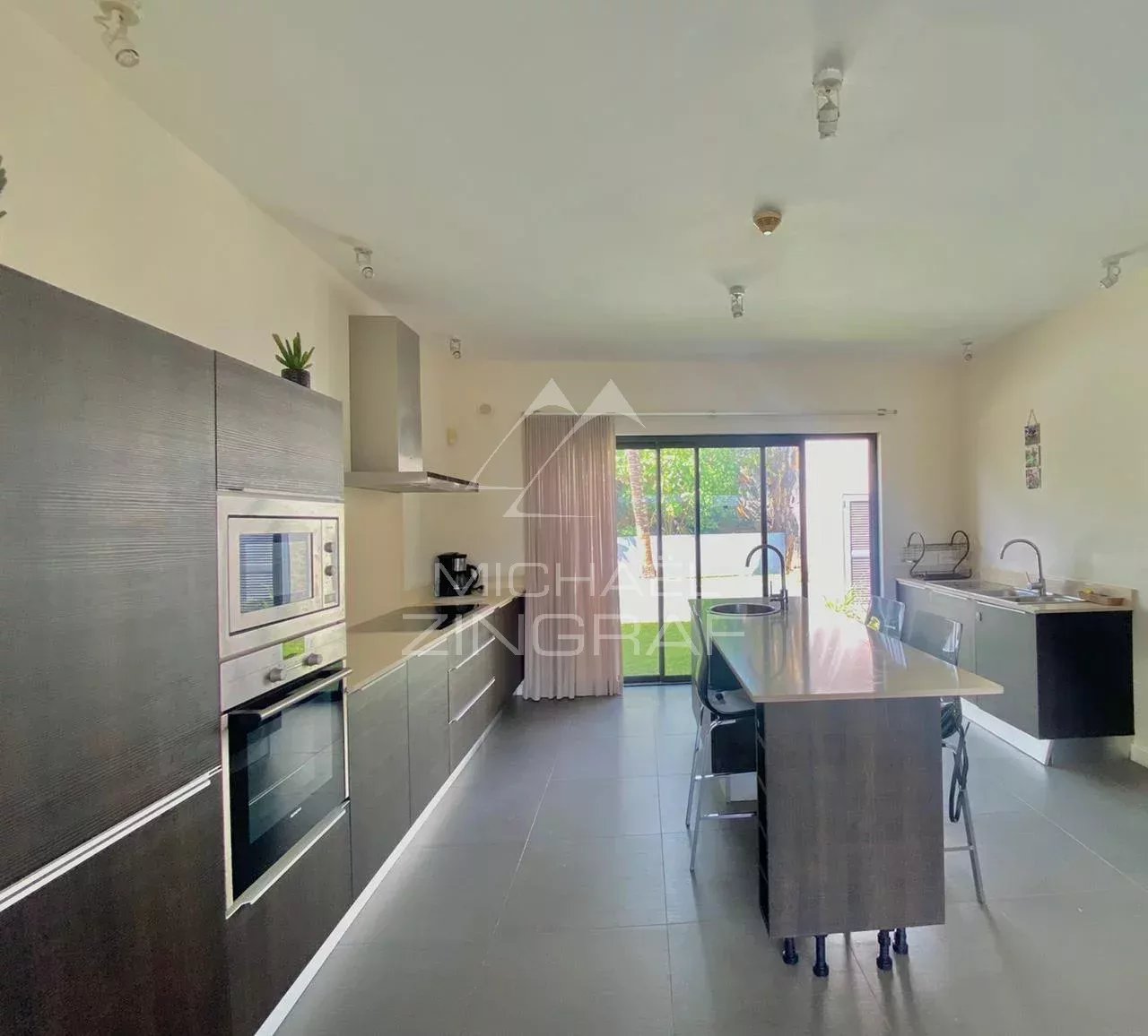 EXKLUSIV: Villa in einer Wohnanlage in Grand Baie