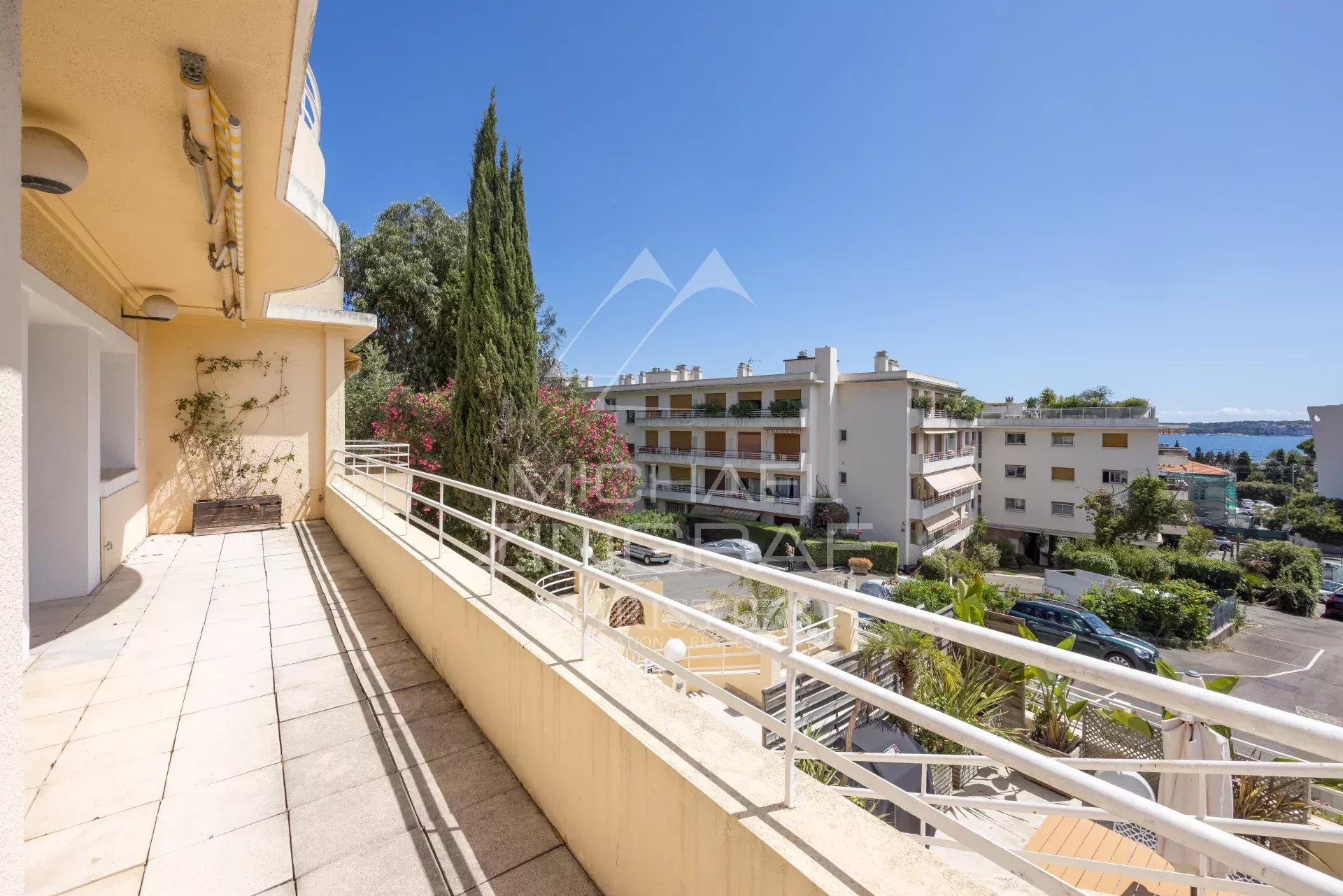 Cannes - Beautiful, quiet apartment with terrace, garden and sea view