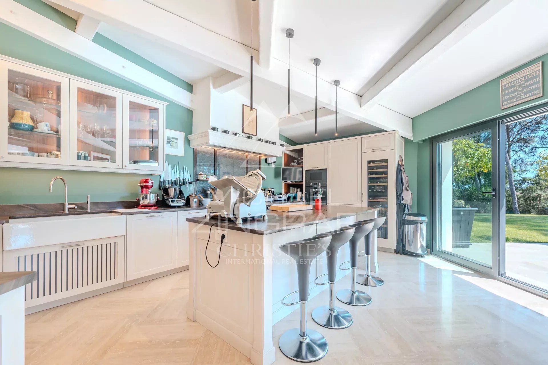 Mougins - Ruhige Lage, ebenerdige Villa - 5 Schlafzimmer