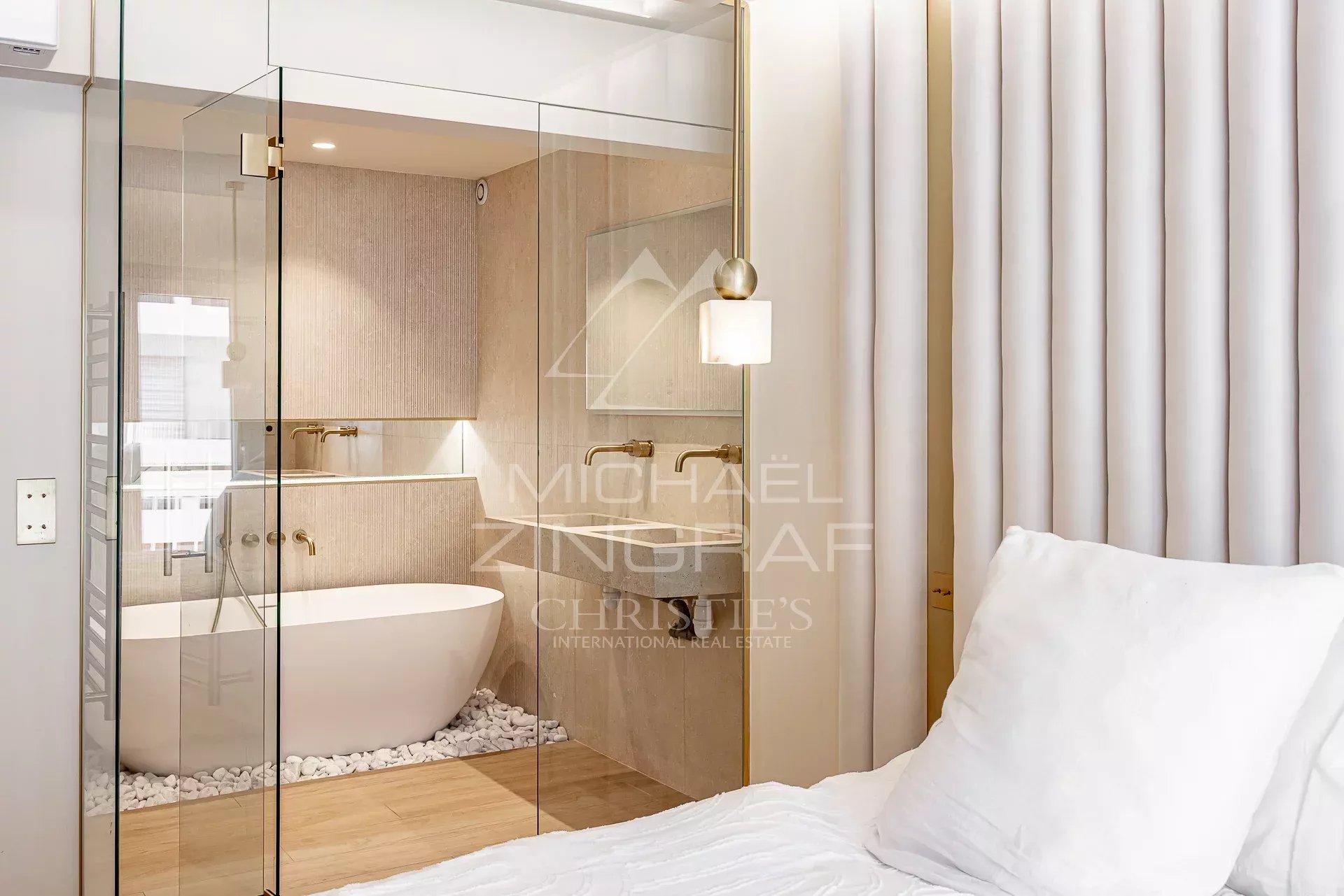 APPARTEMENT D’EXCEPTION EN HYPER CENTRE DE JUAN-LES-PINS