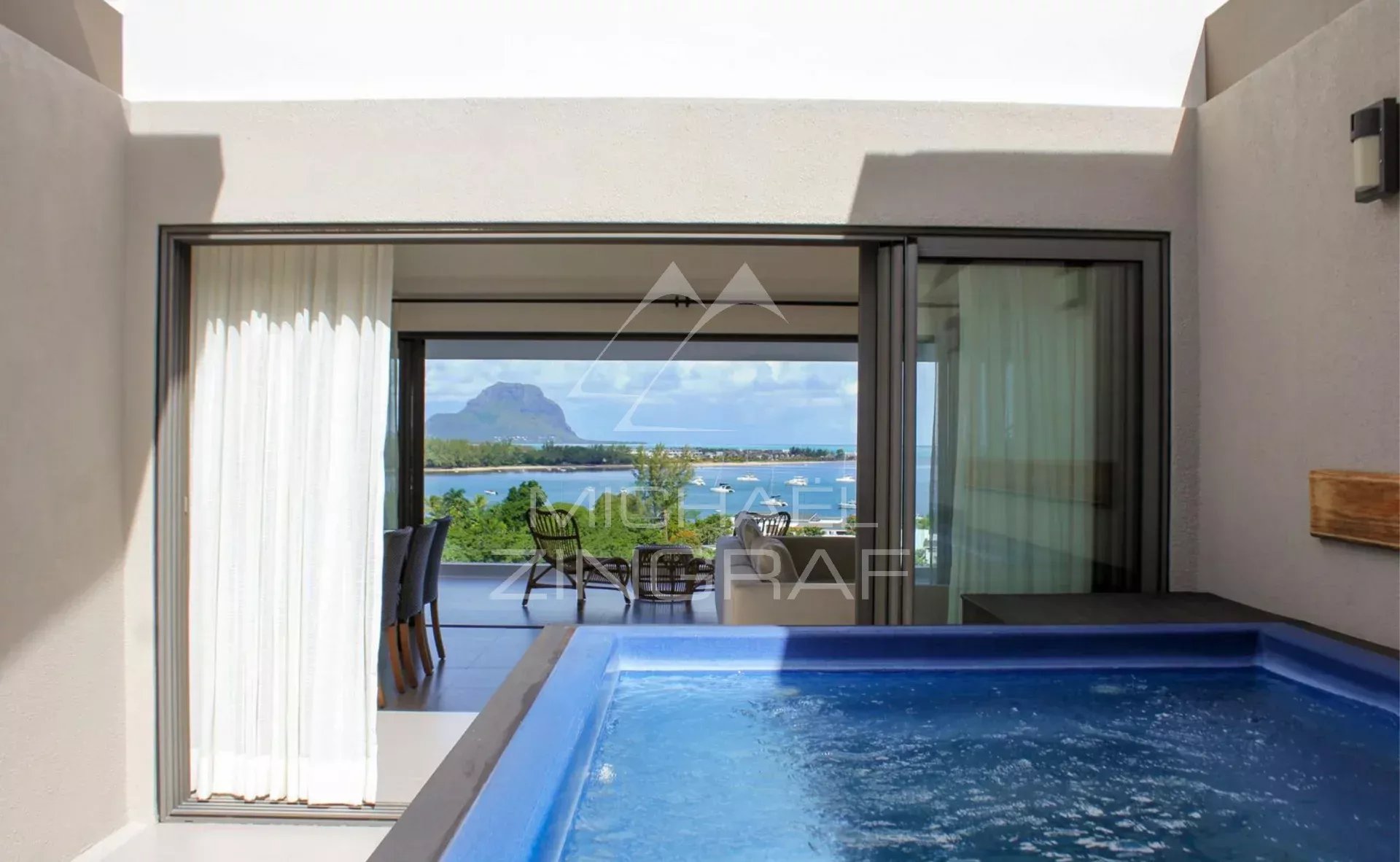 Penthouse d'Exception de 3 Chambres avec Jacuzzi et Vue Panoramique sur l'Océan