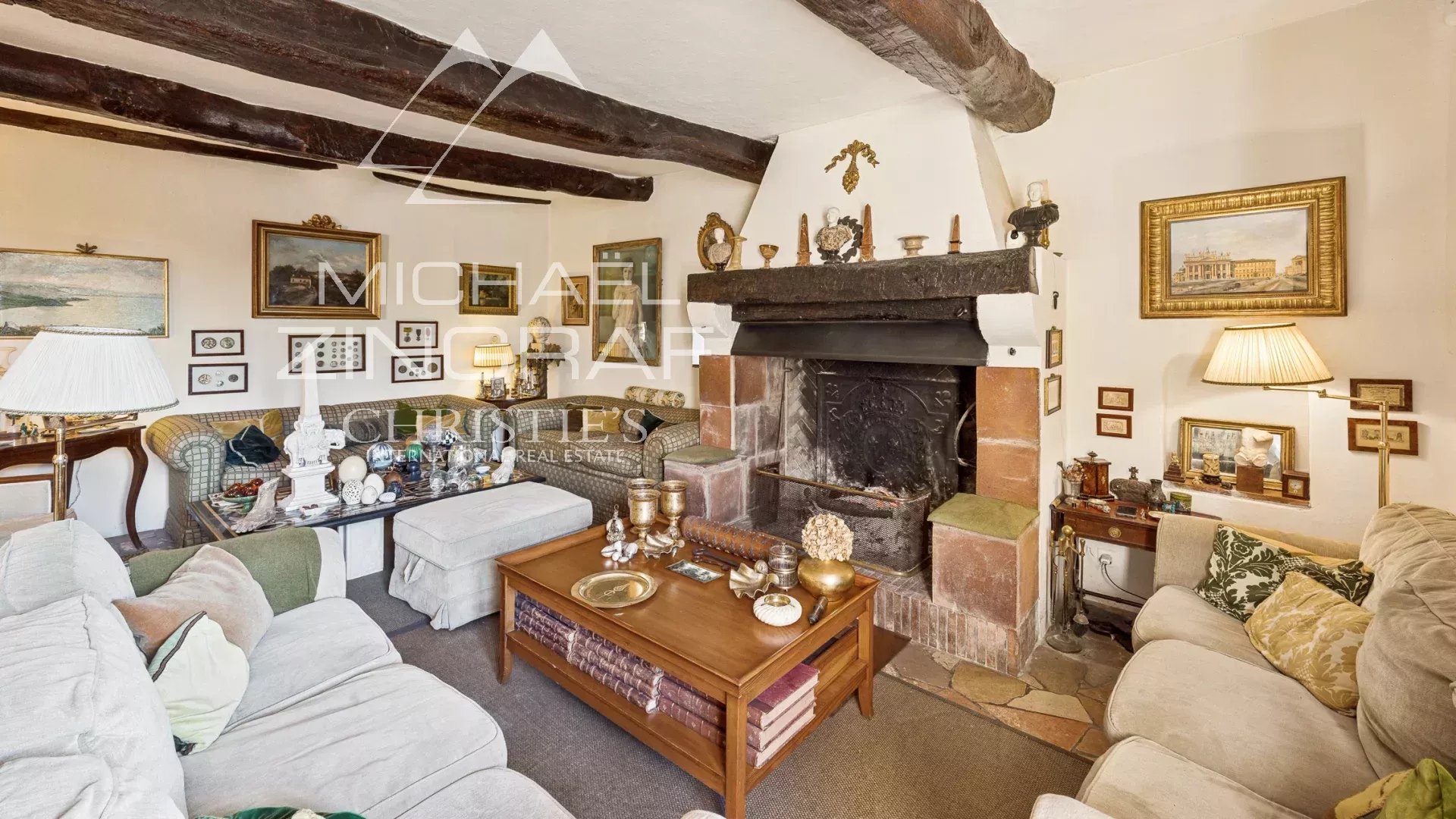 Elegant 18th-Century Farmhouse with Sea-View  & Pool near Village