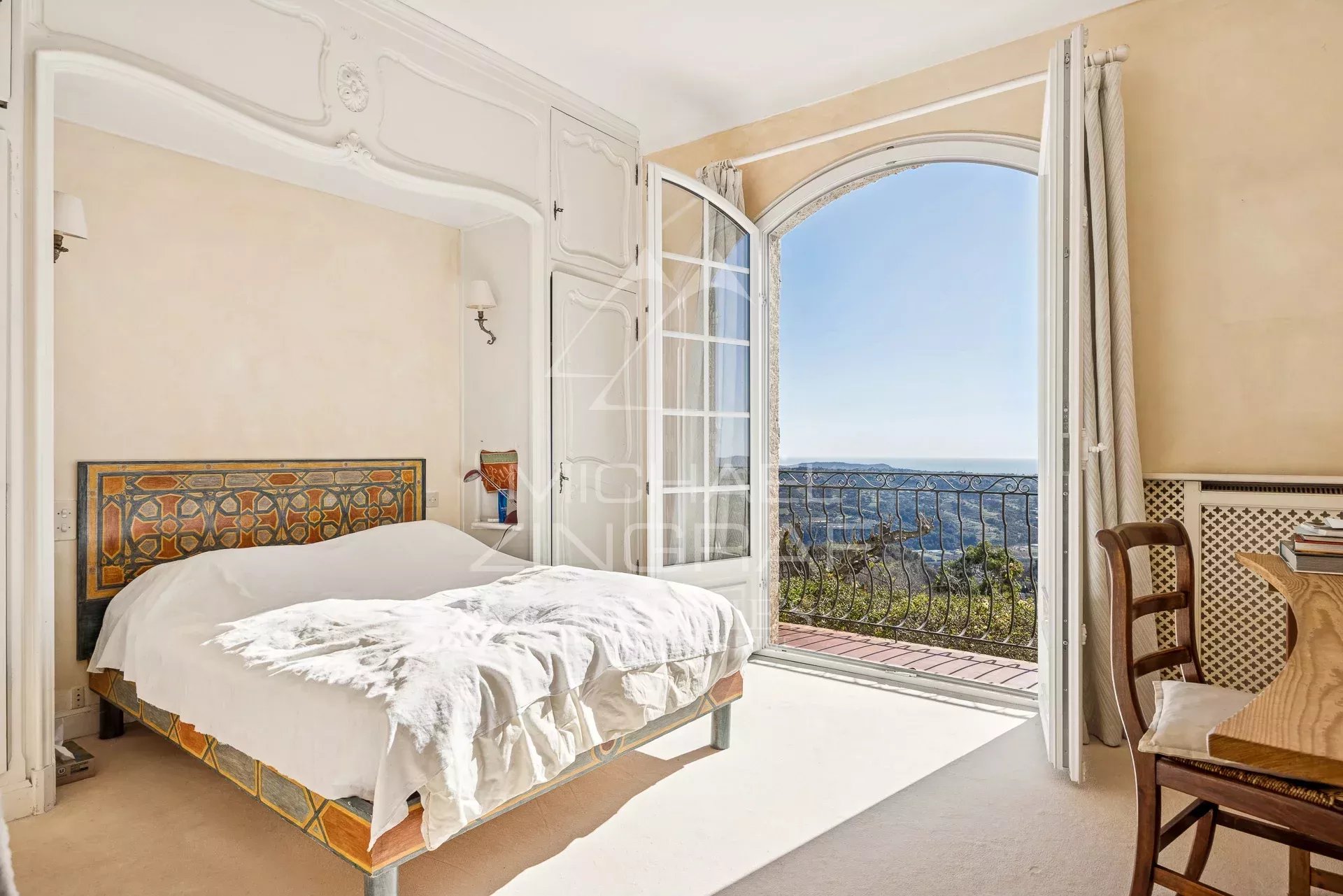 In der Nähe von Saint-Paul-de-Vence - Anwesen mit Panoramablick auf das Meer