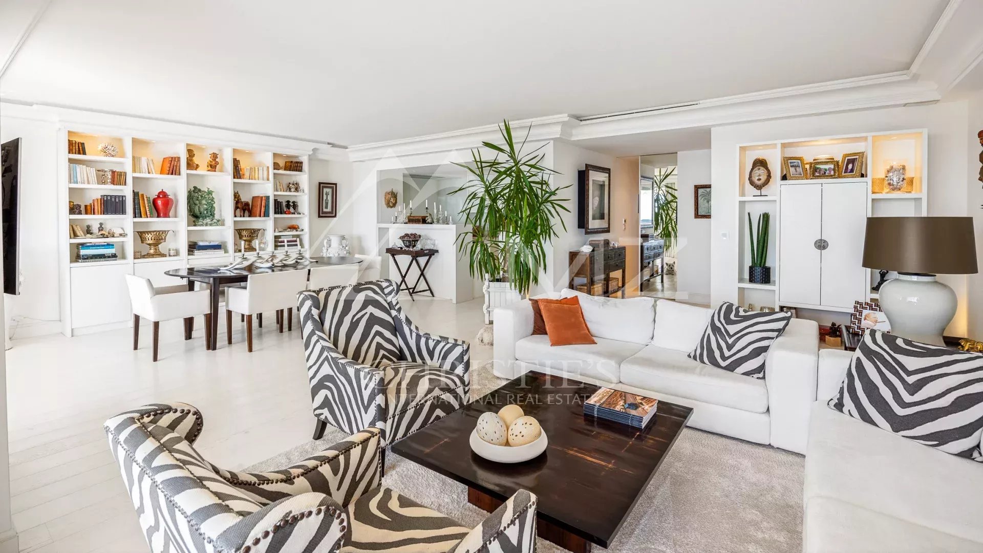 Exceptional apartment in a luxury residence