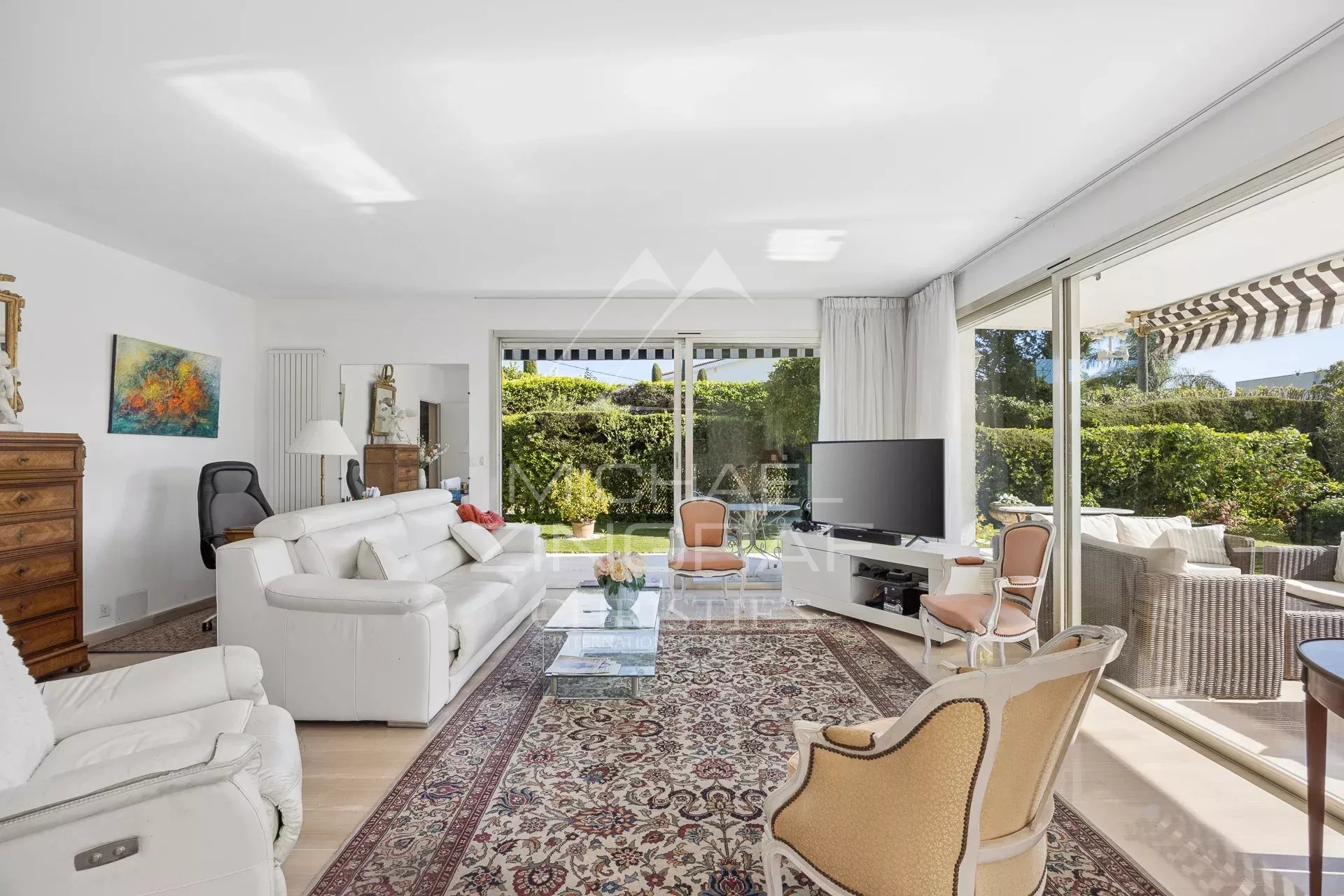 Cannes Croix des Gardes, 3-Zimmer-Wohnung mit eigenem Garten