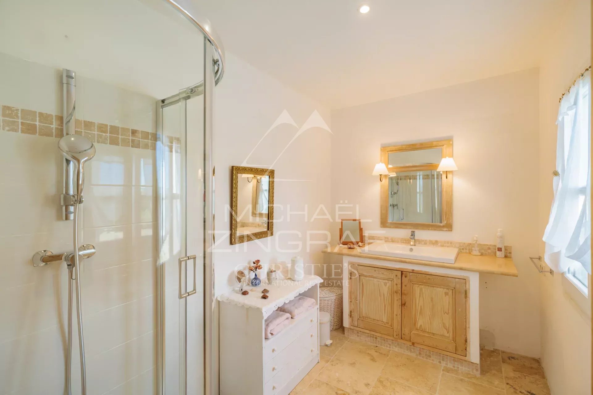 Propriété rare à la vente - mas renové