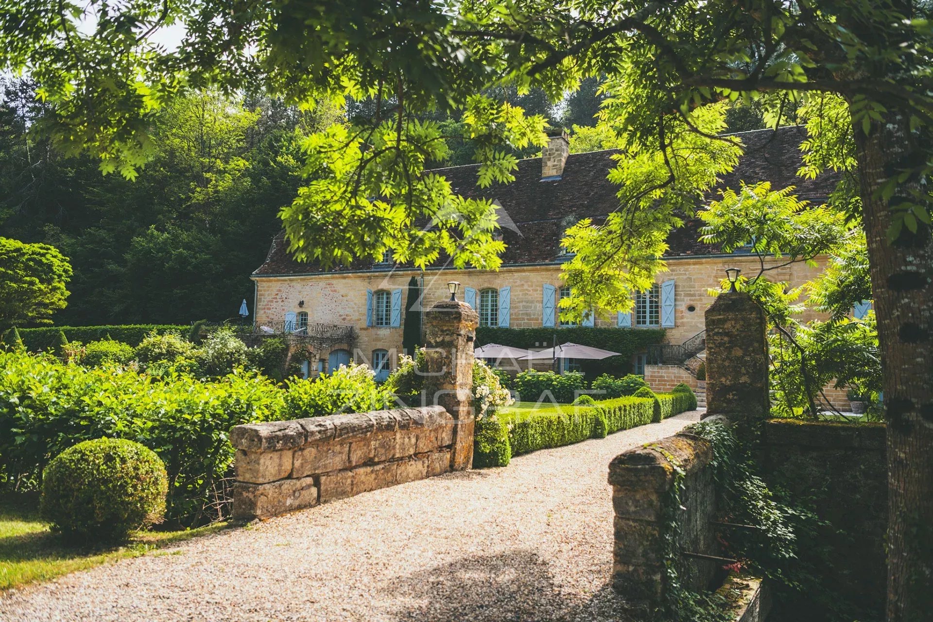 Außergewöhnliches Anwesen im grünen Périgord