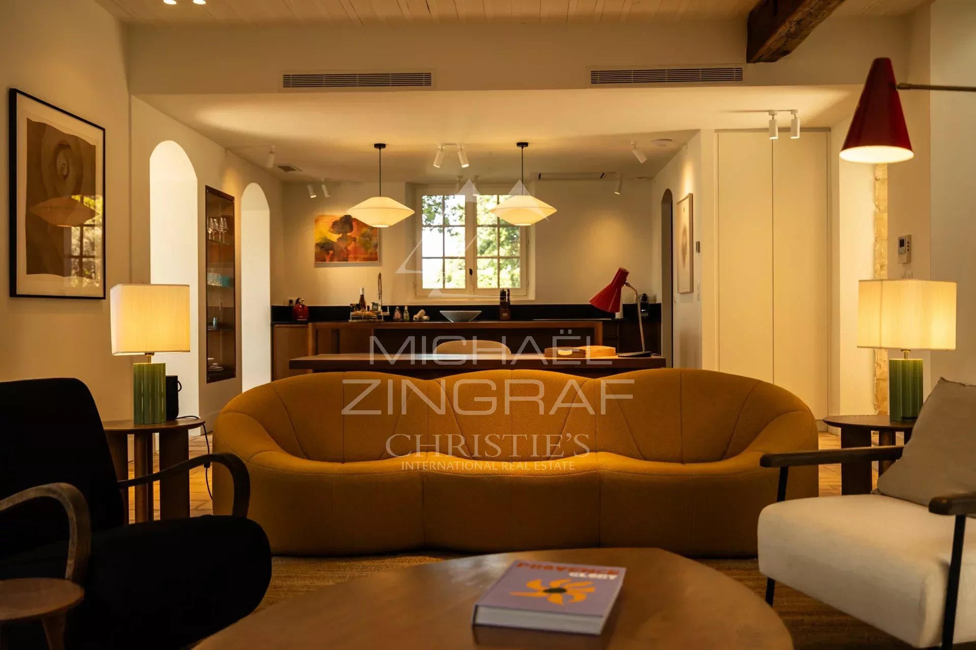 Gordes - Superbe maison en pierres proche du village