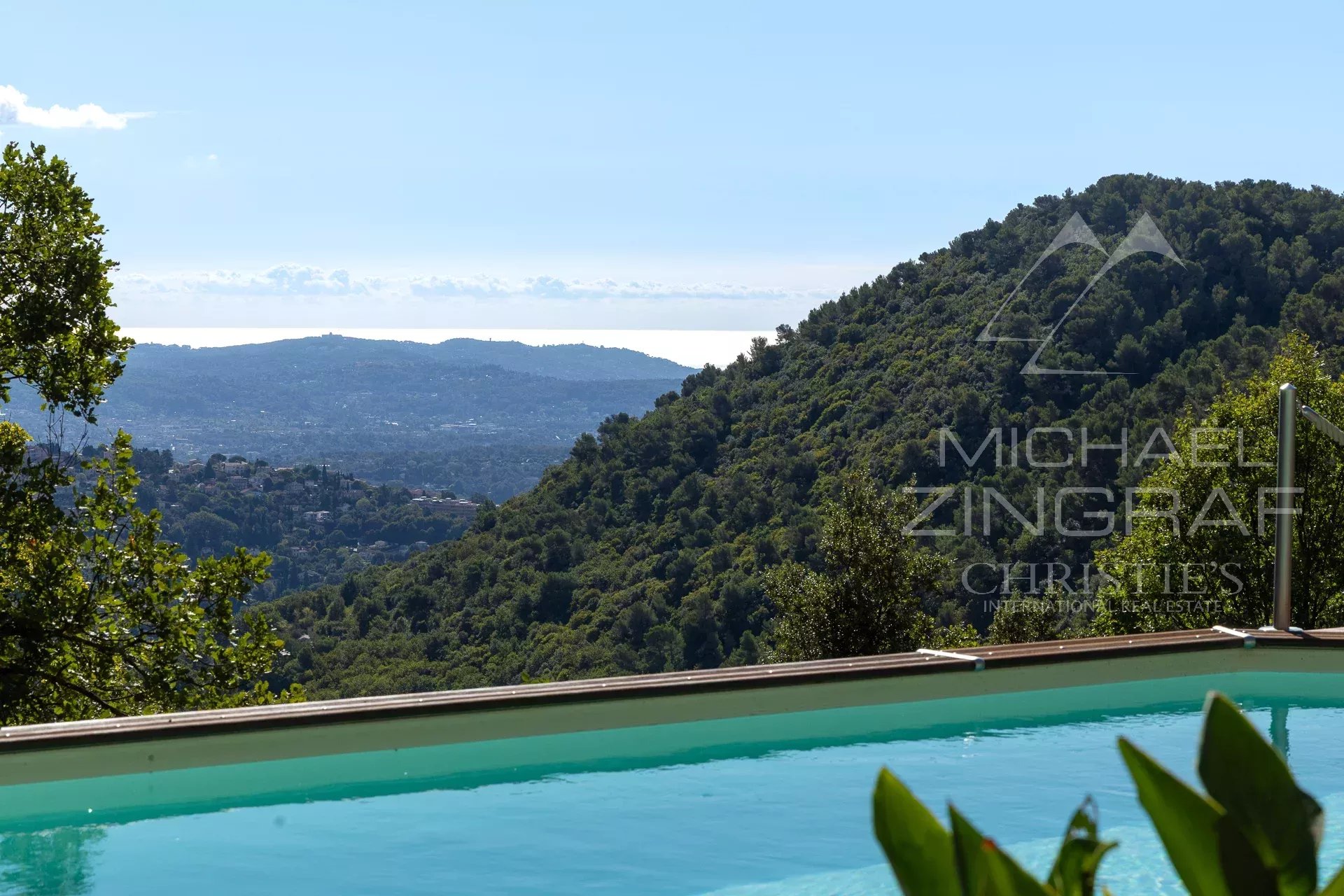 Charming Single-Storey Villa with Sea and Hill Views