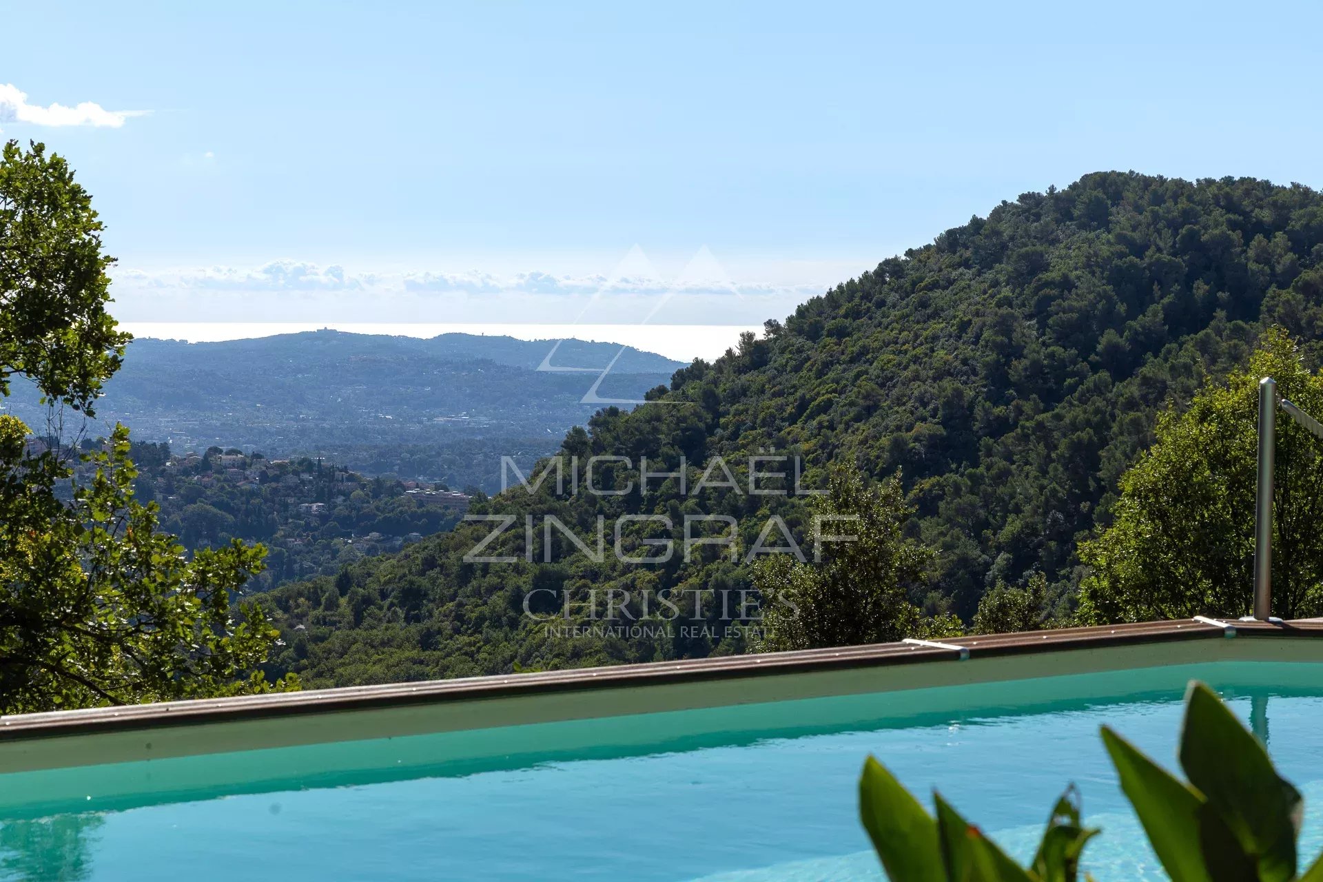 Charming Single-Storey Villa with Sea and Hill Views