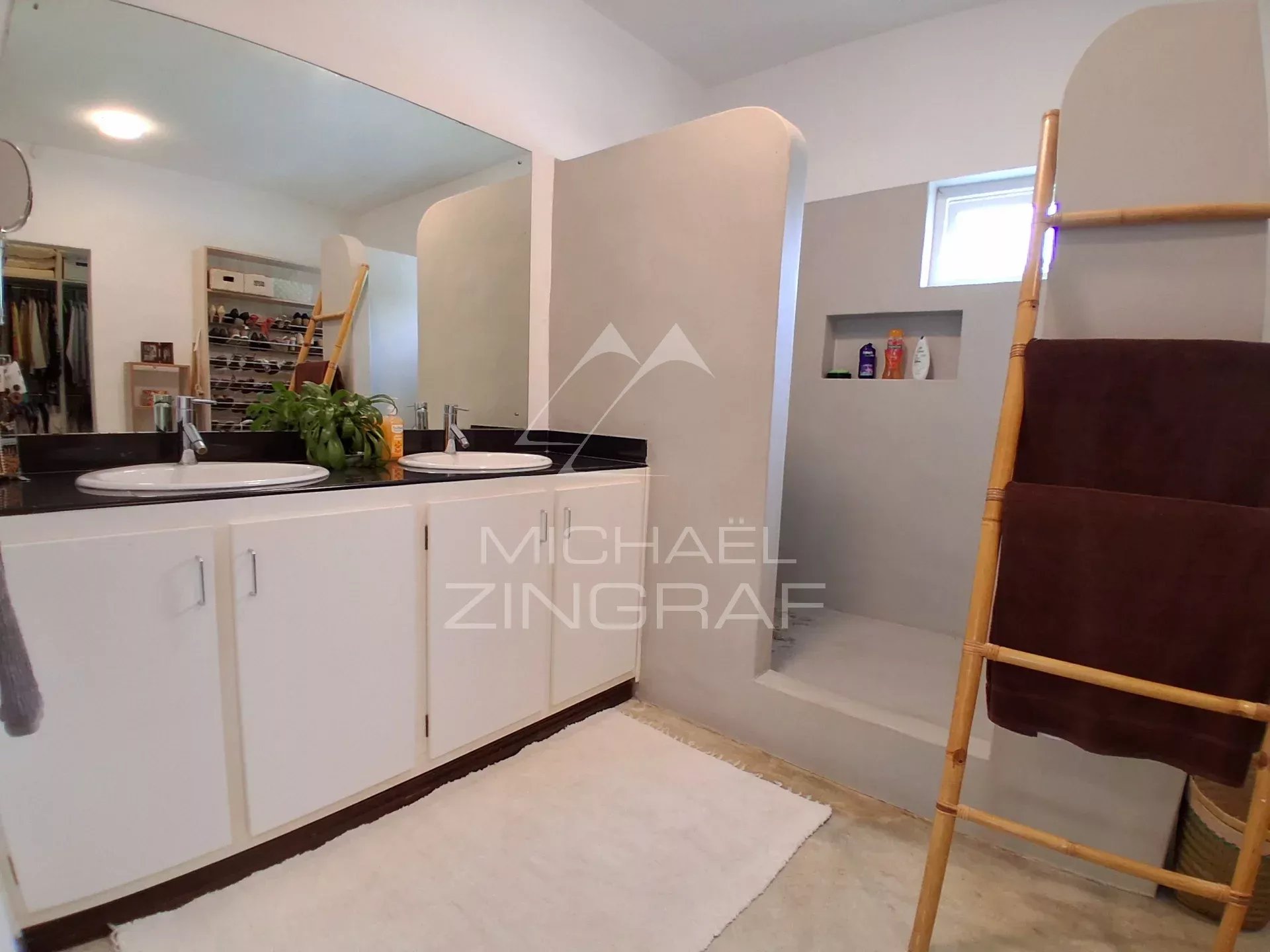 Furnished 4-Bedroom Family Home with Swimming Pool