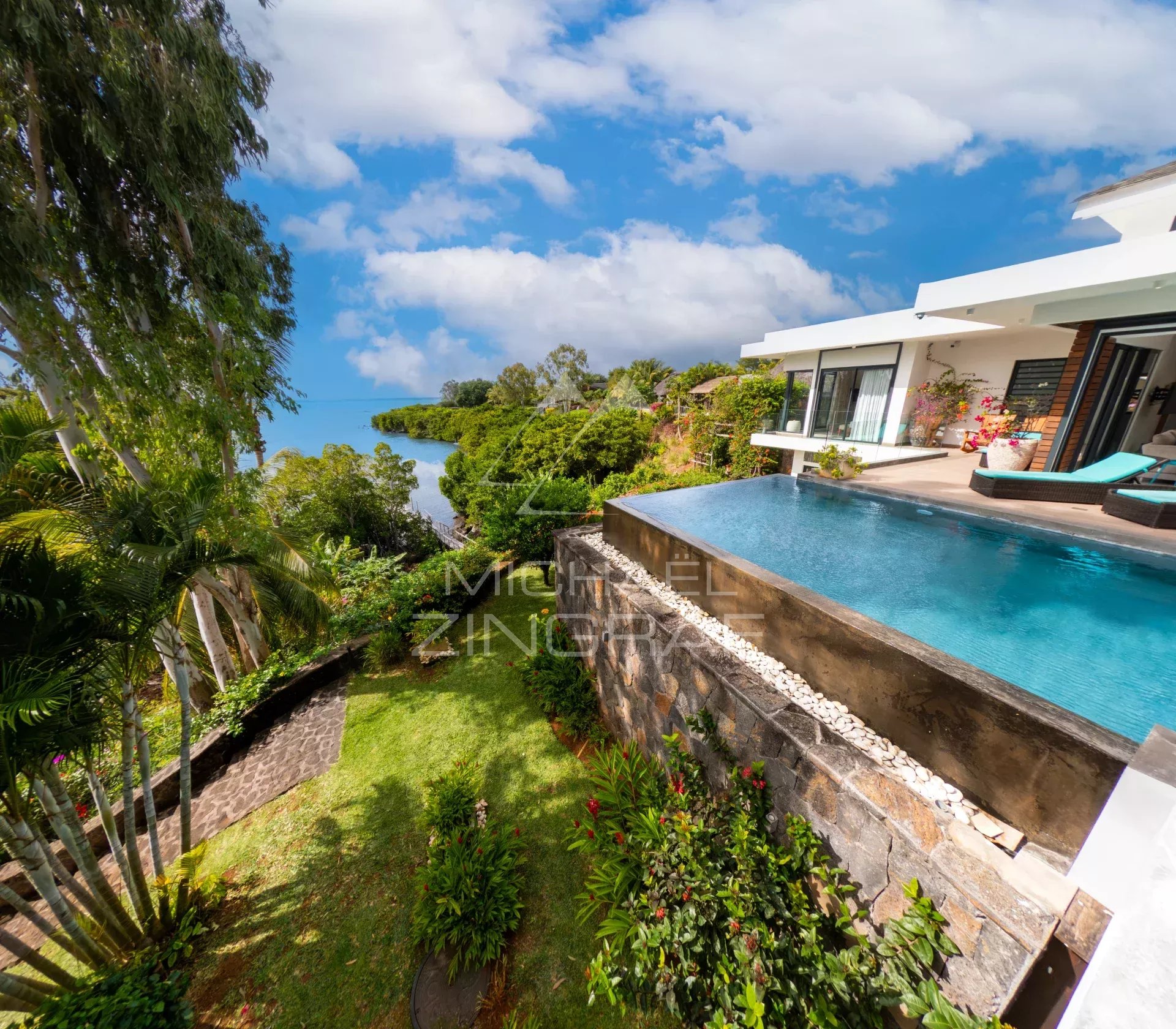 Villa d'Exception à Azuri – Luxe Absolu entre Golf, Lagon et Marina