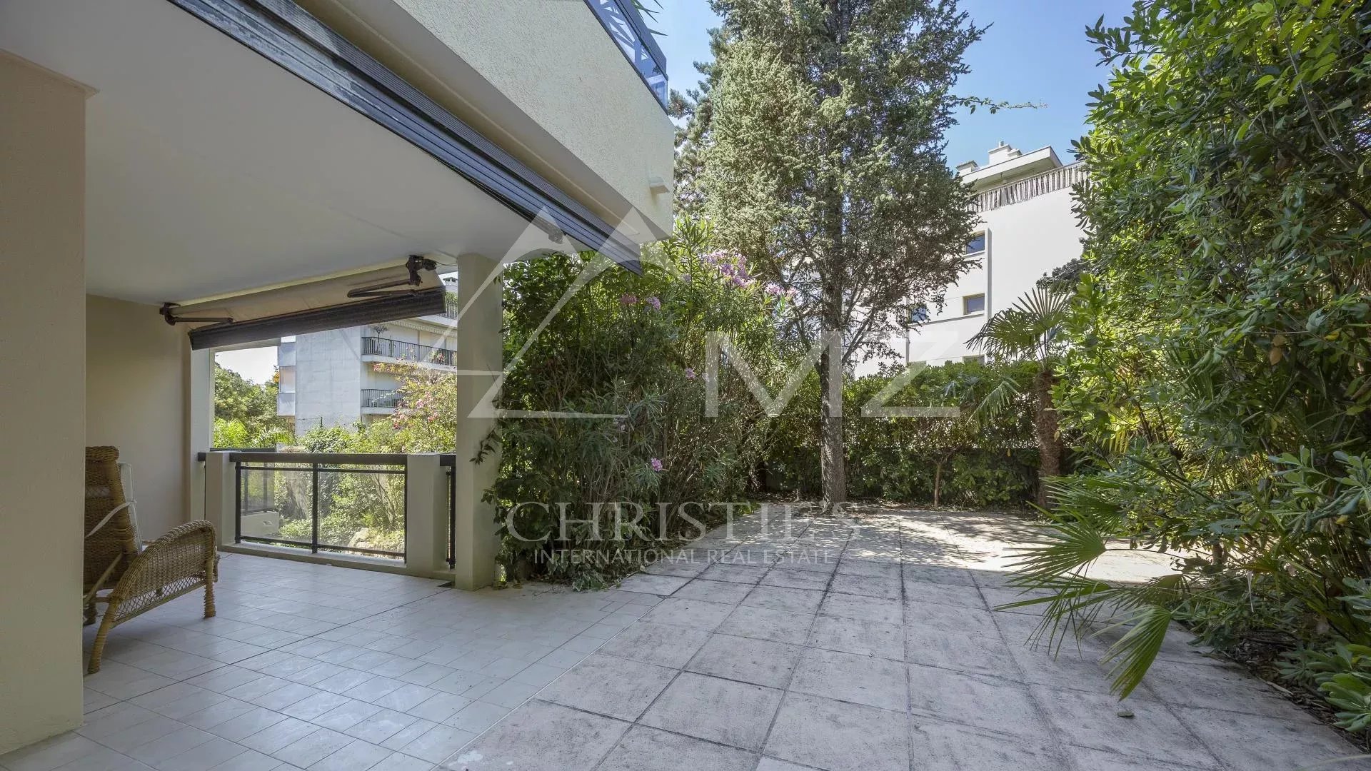 Quartier Montrose, 3-Zimmer-Wohnung mit 148m2 Garten