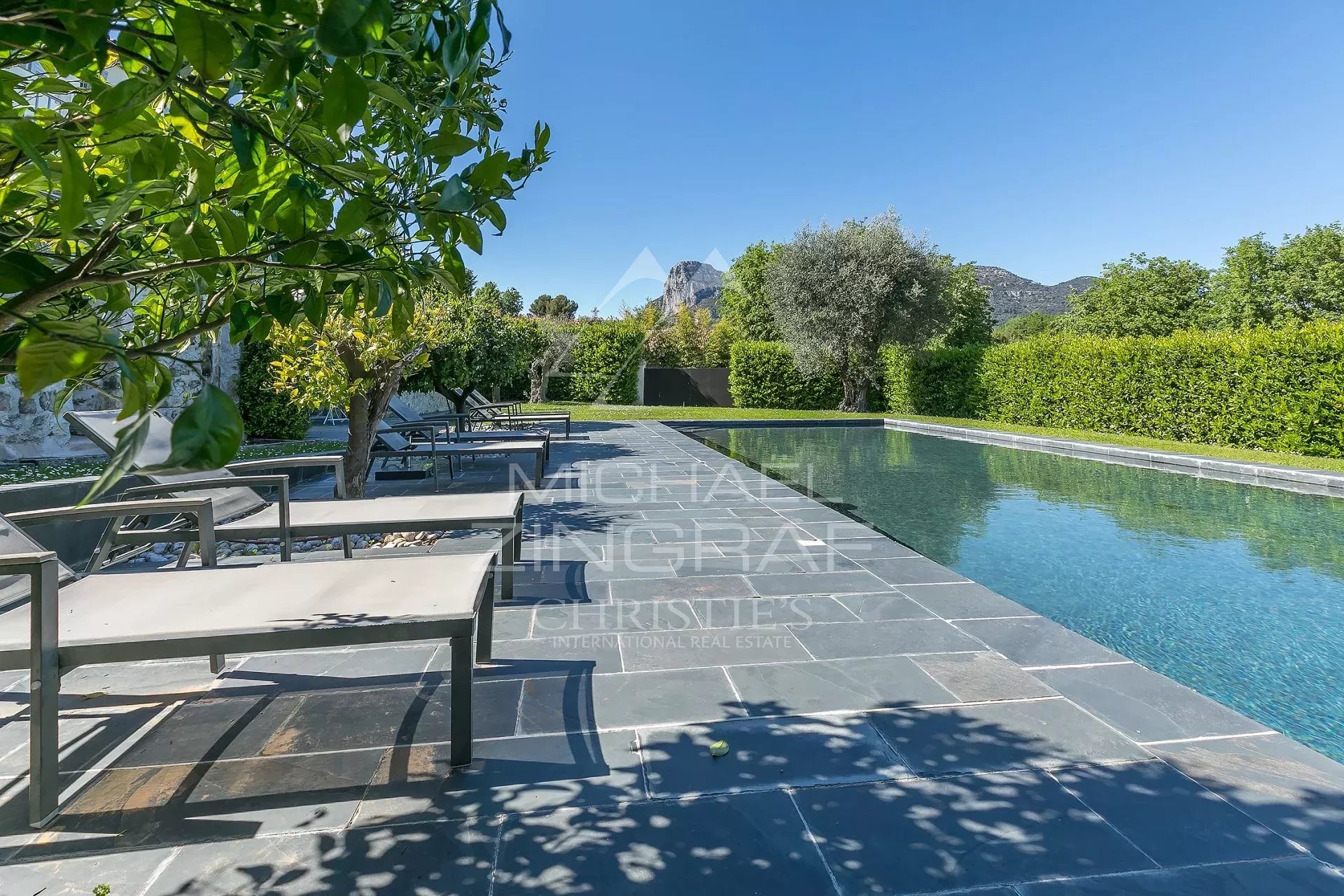 Proche Saint-Paul de Vence - Superbe propriété d’architecte