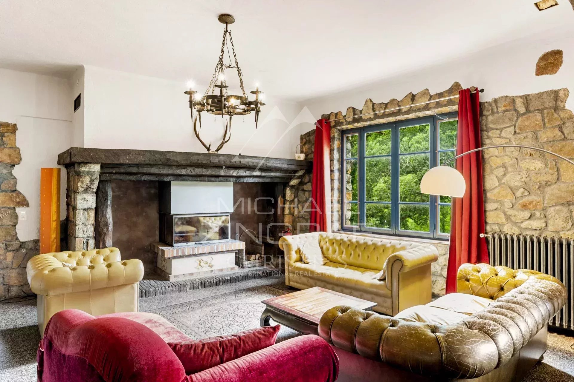 Propriété d’exception au cœur de la nature – Gréolières