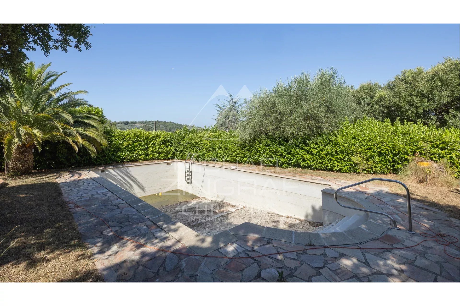 CHARMING PROPERTY IN TANNERON