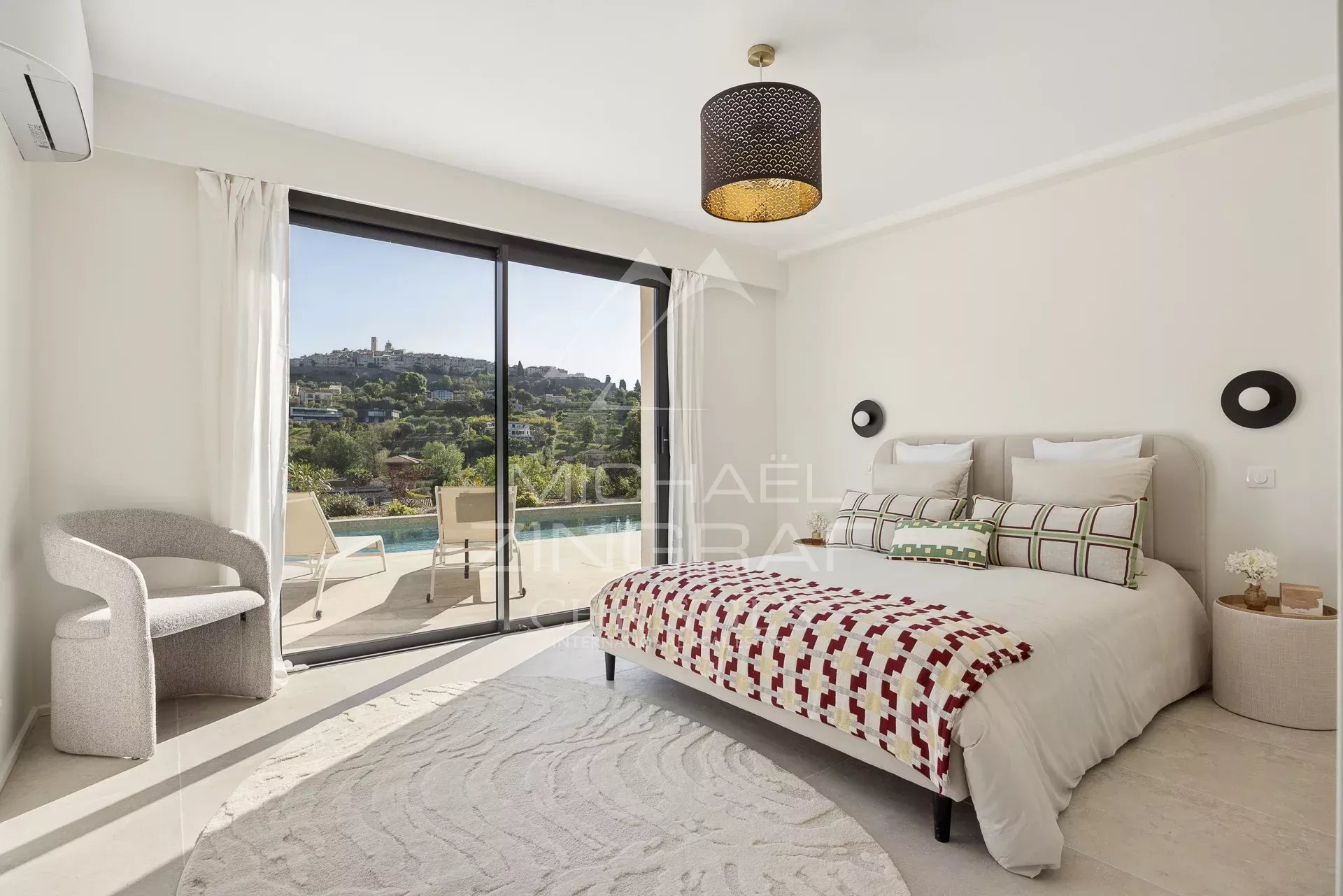 Vollständig renovierte Villa mit Panoramablick auf Saint-Paul de Vence