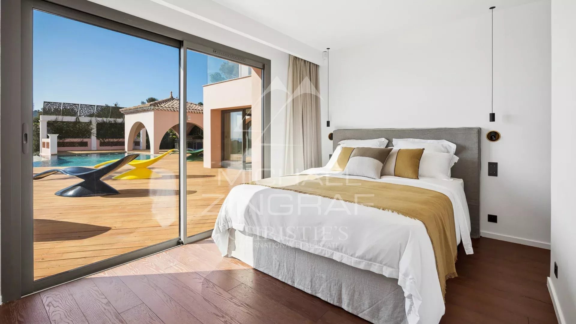 Propriété d’exception pieds dans l’eau – entre Cannes et St Tropez- Agay Saint Raphaël