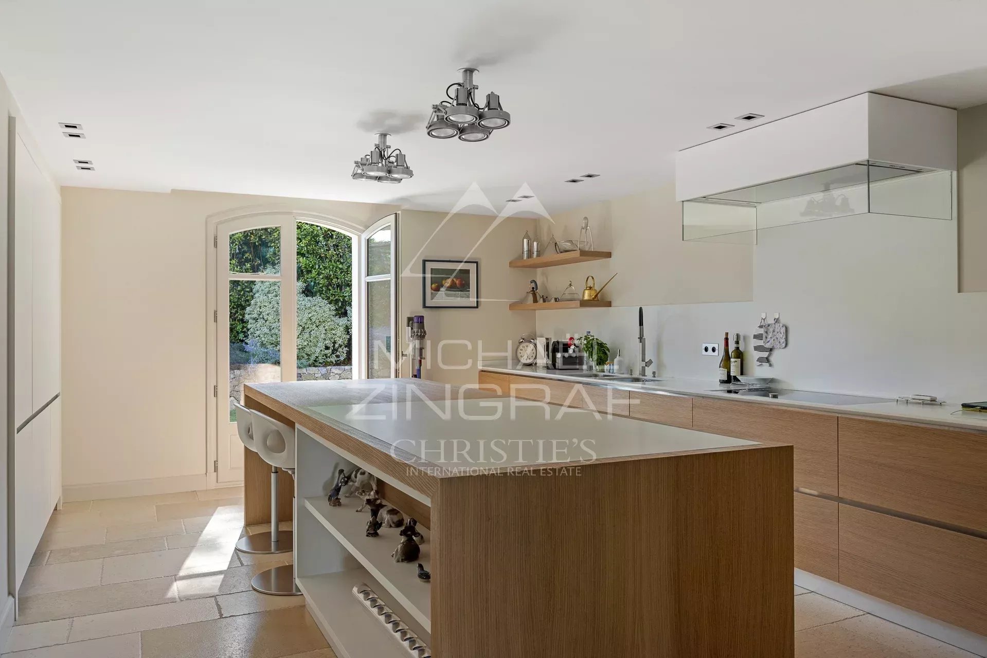 Mougins - Domaine sécurisé, magnifique villa provençale moderne rénovée