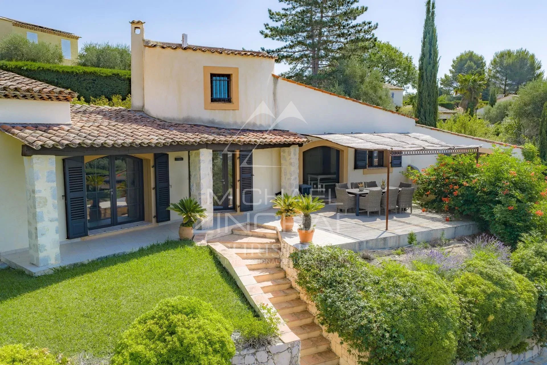 Plascassier – Provençal villa with sea views