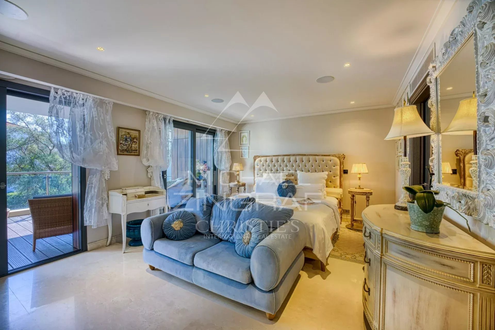 Appartement d'Exception avec Terrasses Panoramiques et Prestations Haut de Gamme