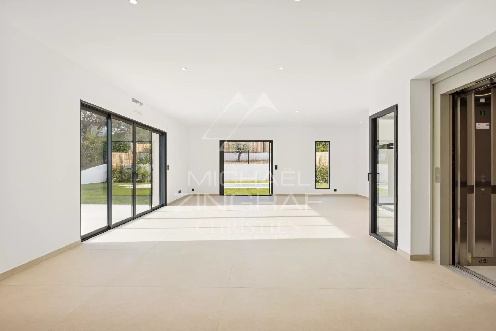 Villa contemporaine dans un domaine fermé de 3 villas