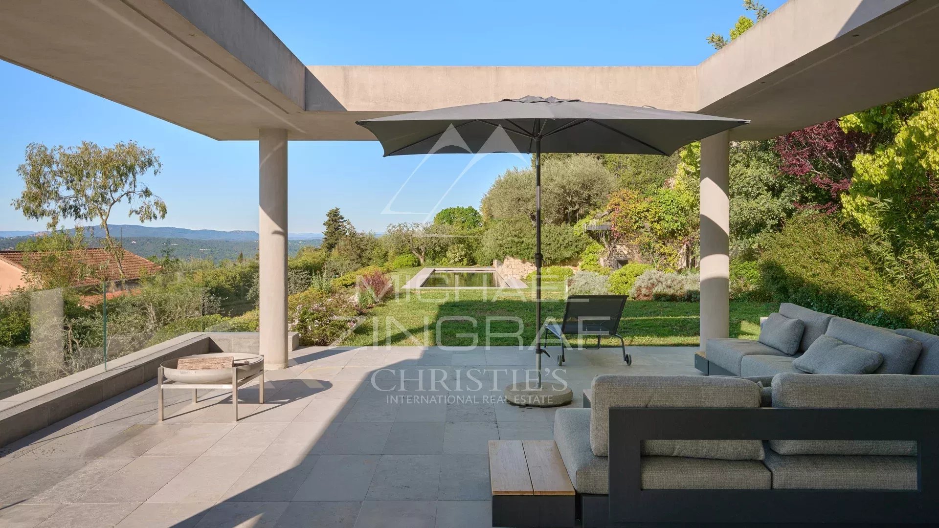 Villa d’architecte avec vue dominante