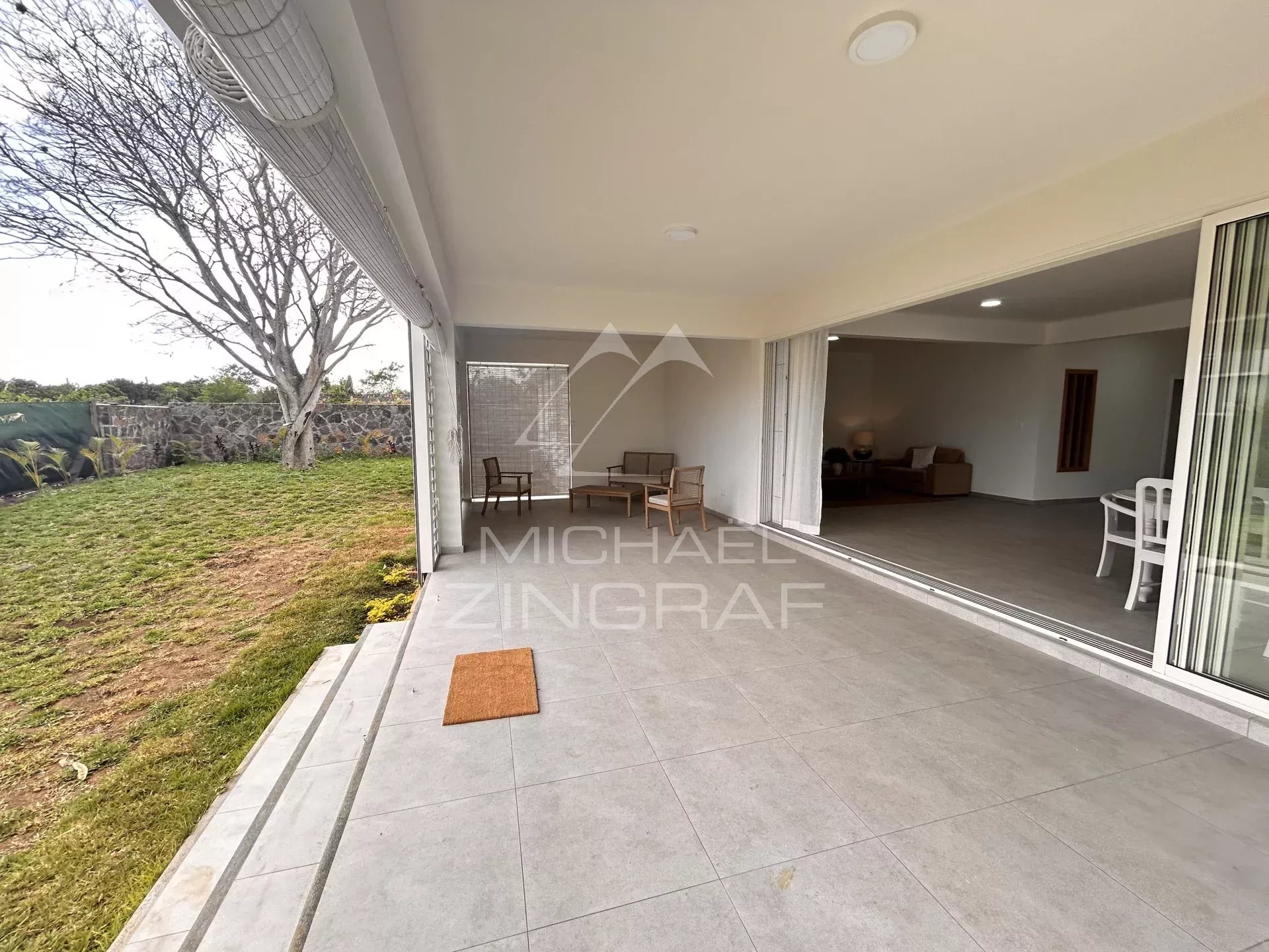 Contemporary Villa in Charmoses