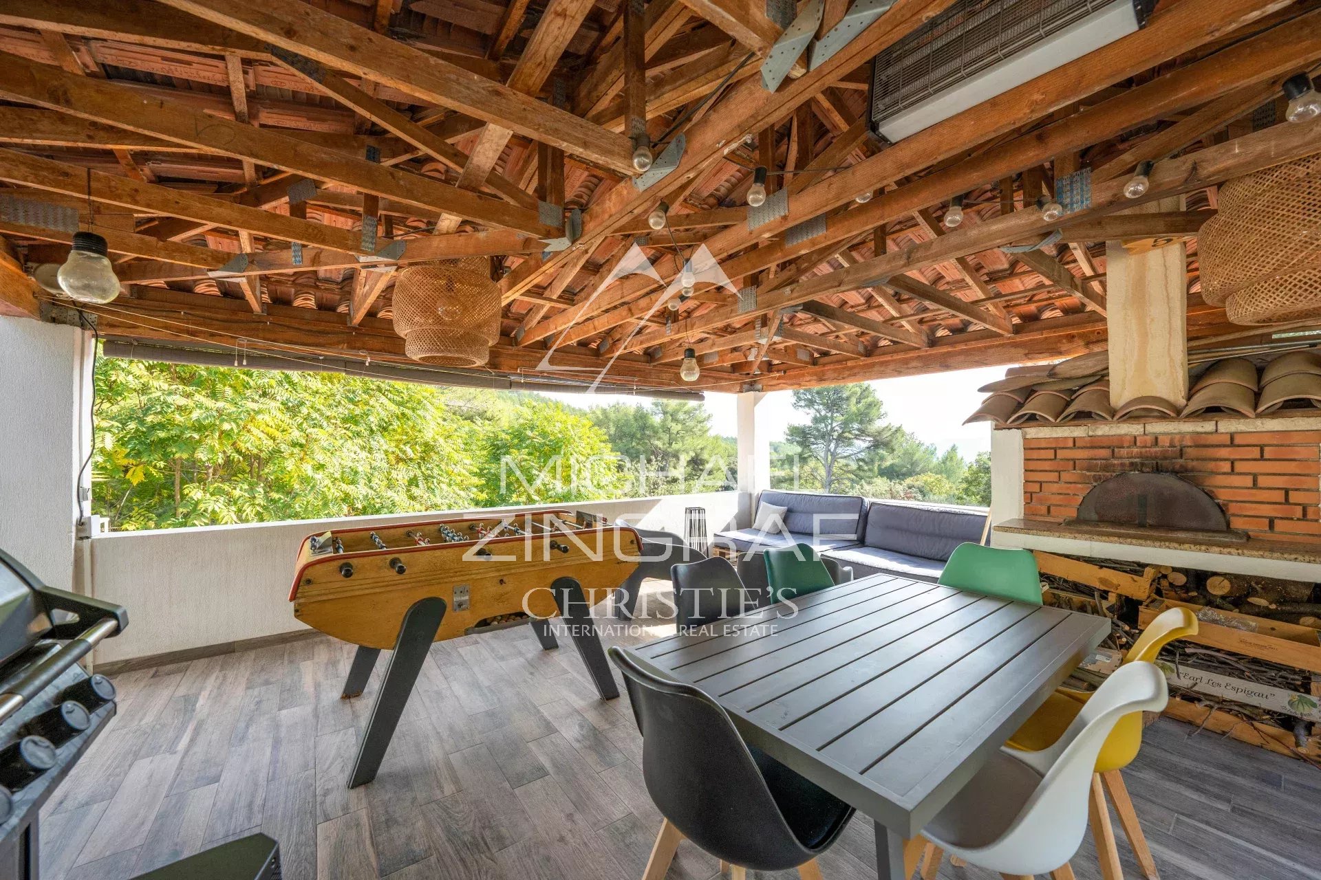 Maison avec piscine au calme absolu en pleine colline