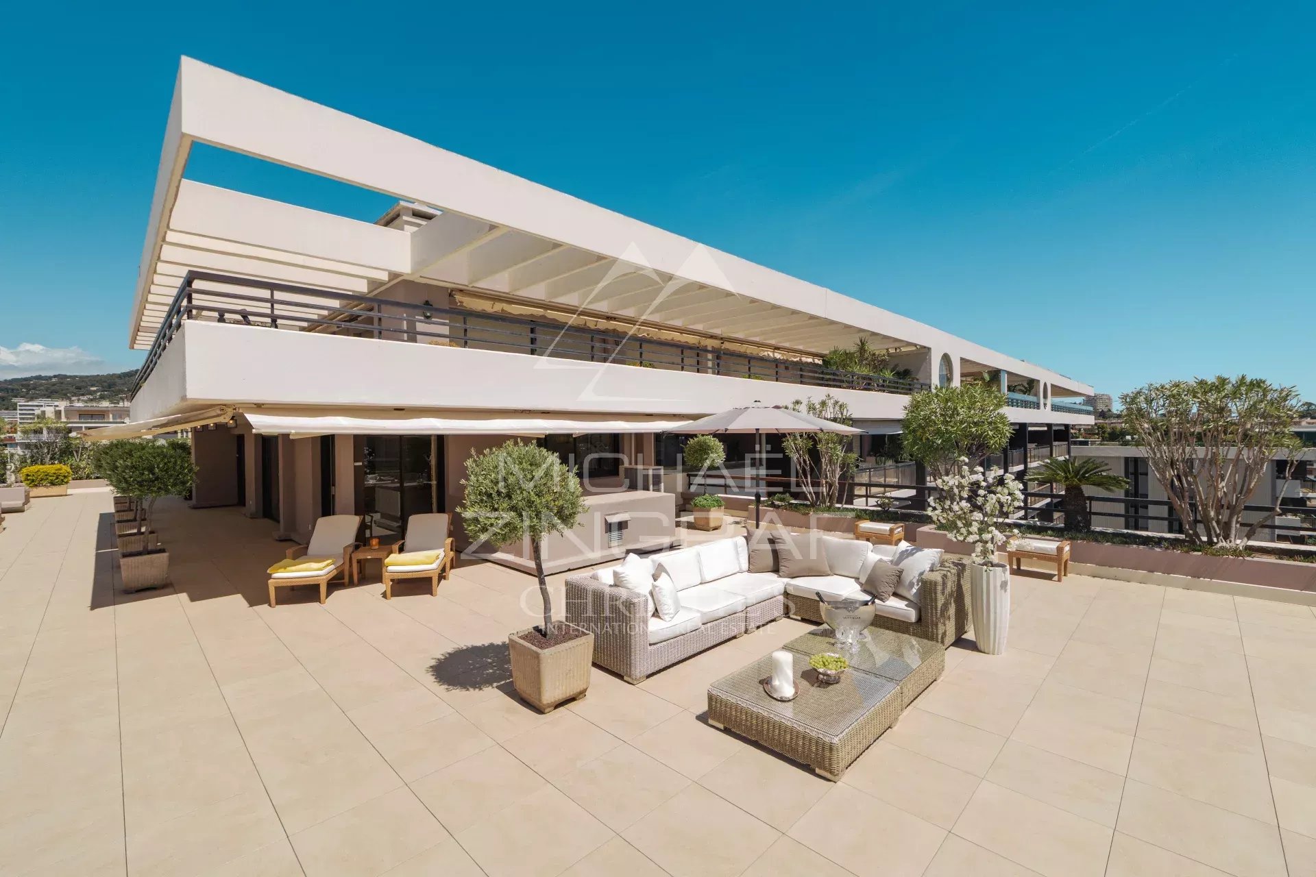 EXCLUSIVITE-CANNES APPARTEMENT D'EXCEPTION  DANS UNE RESIDENCE DE STANDING