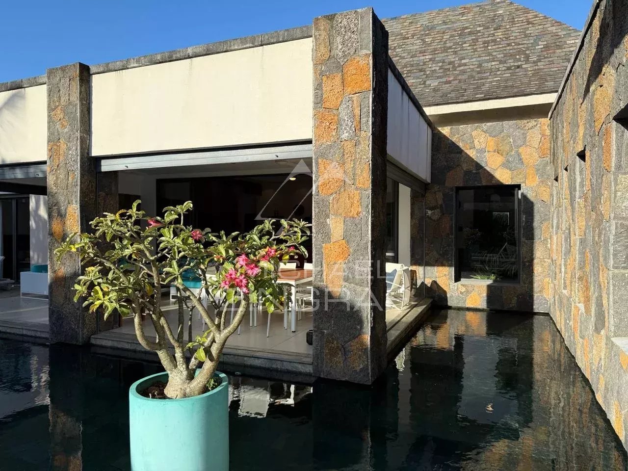 Exklusive Villa in einer Residenz in Pereybere