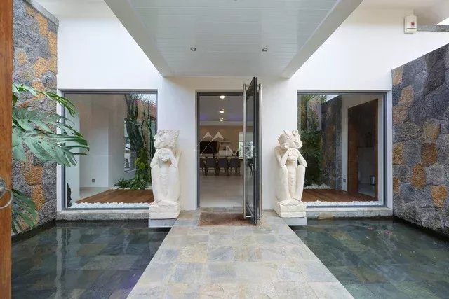 Luxury 4 bedroom Villa in Grand Bay