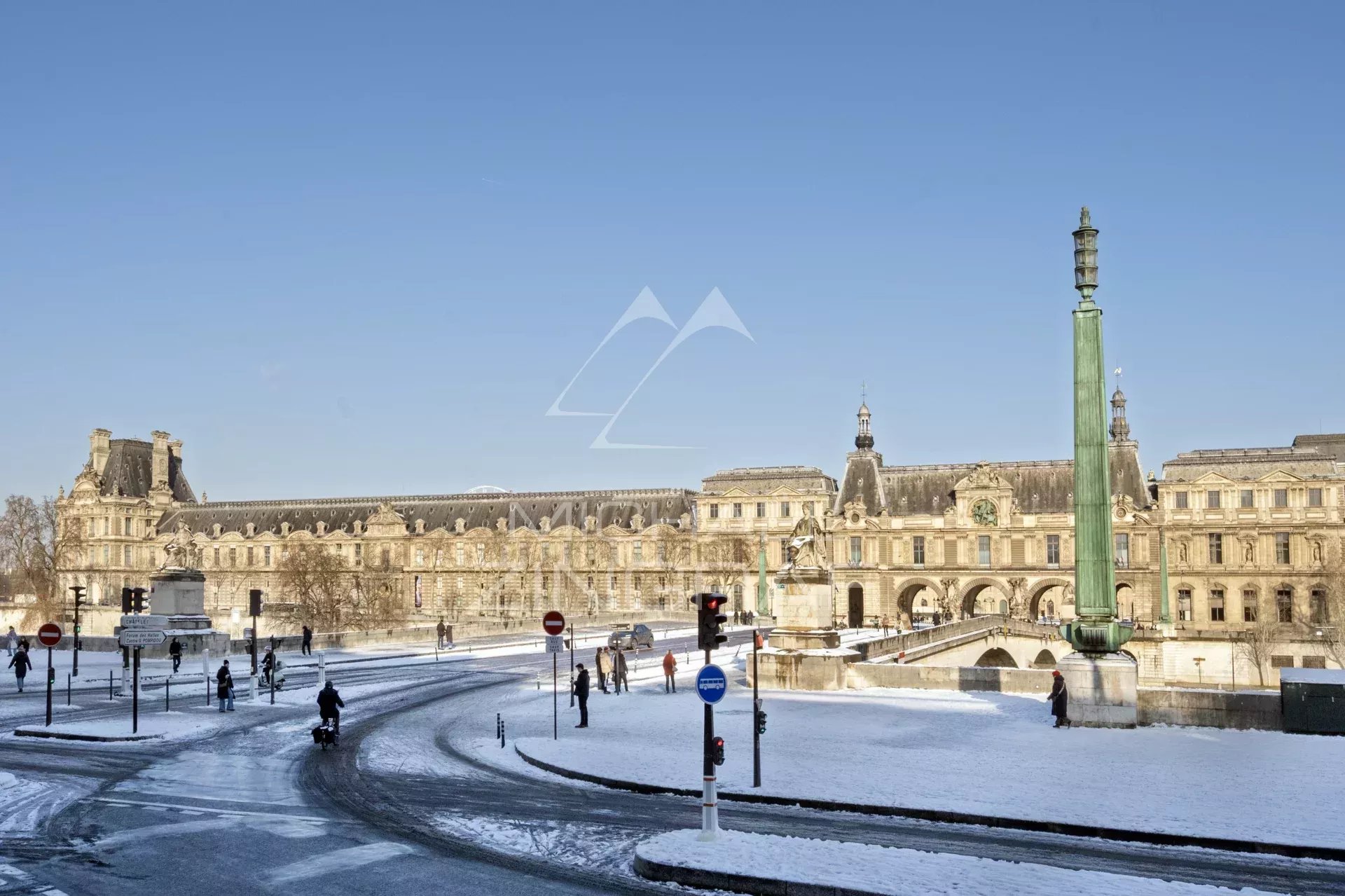 A vendre - Quai Voltaire - 2 suites - Parfait état - Vue Scène