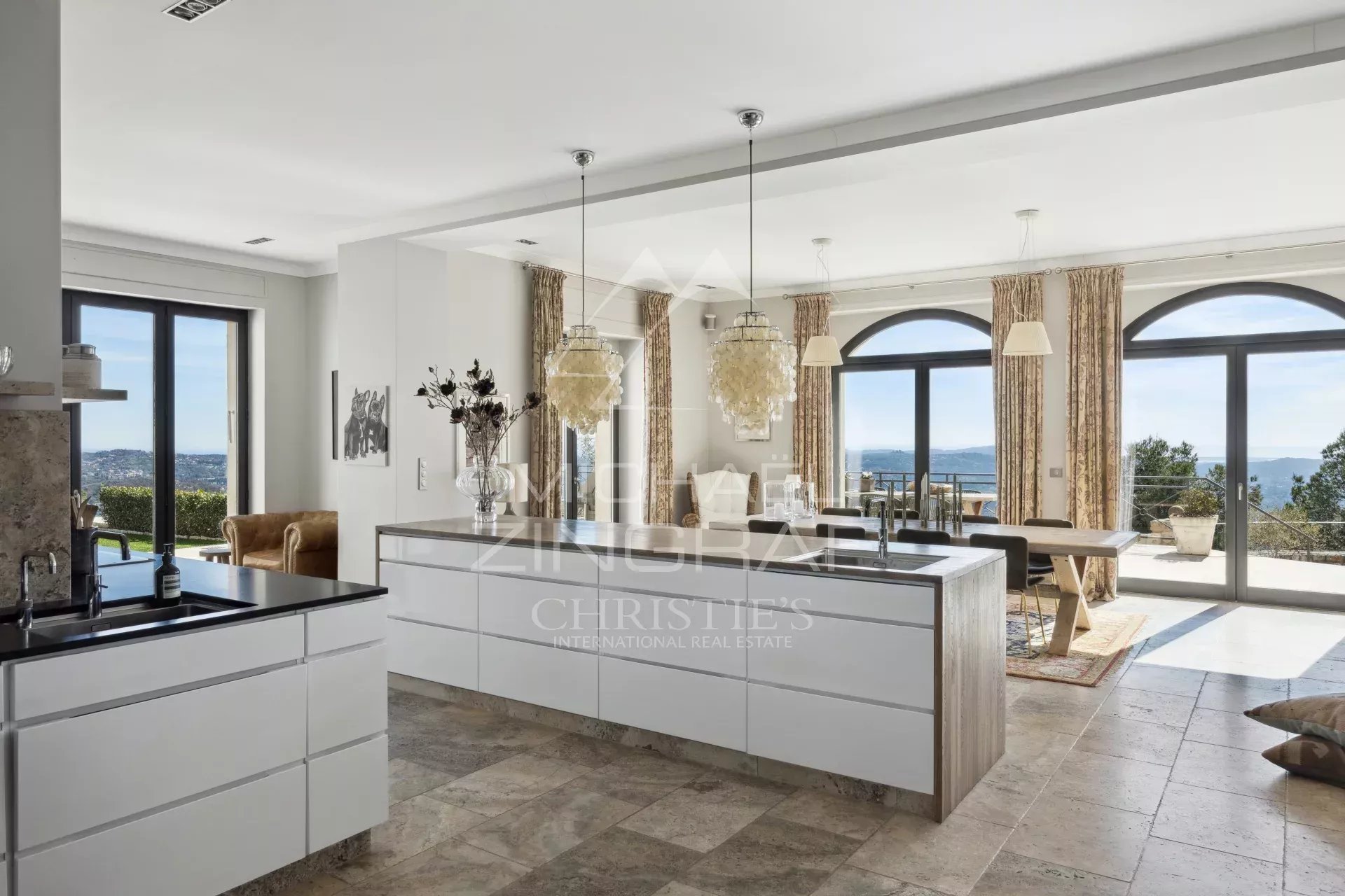 Magnificent Property with Panoramic Sea View