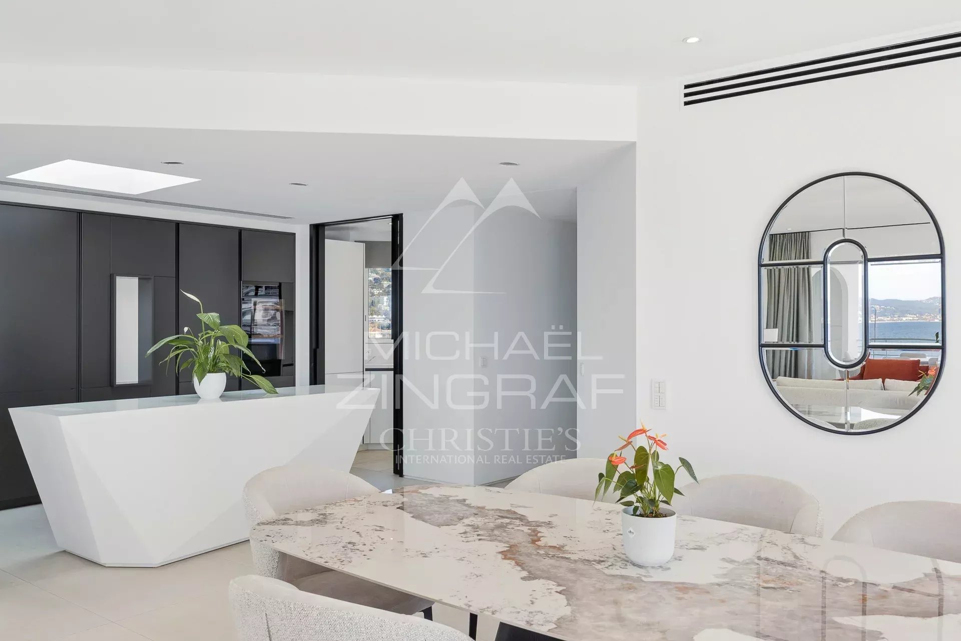 Cannes – Croisette – Außergewöhnliches Penthouse mit Dachterrasse und Panoramablick auf das Meer