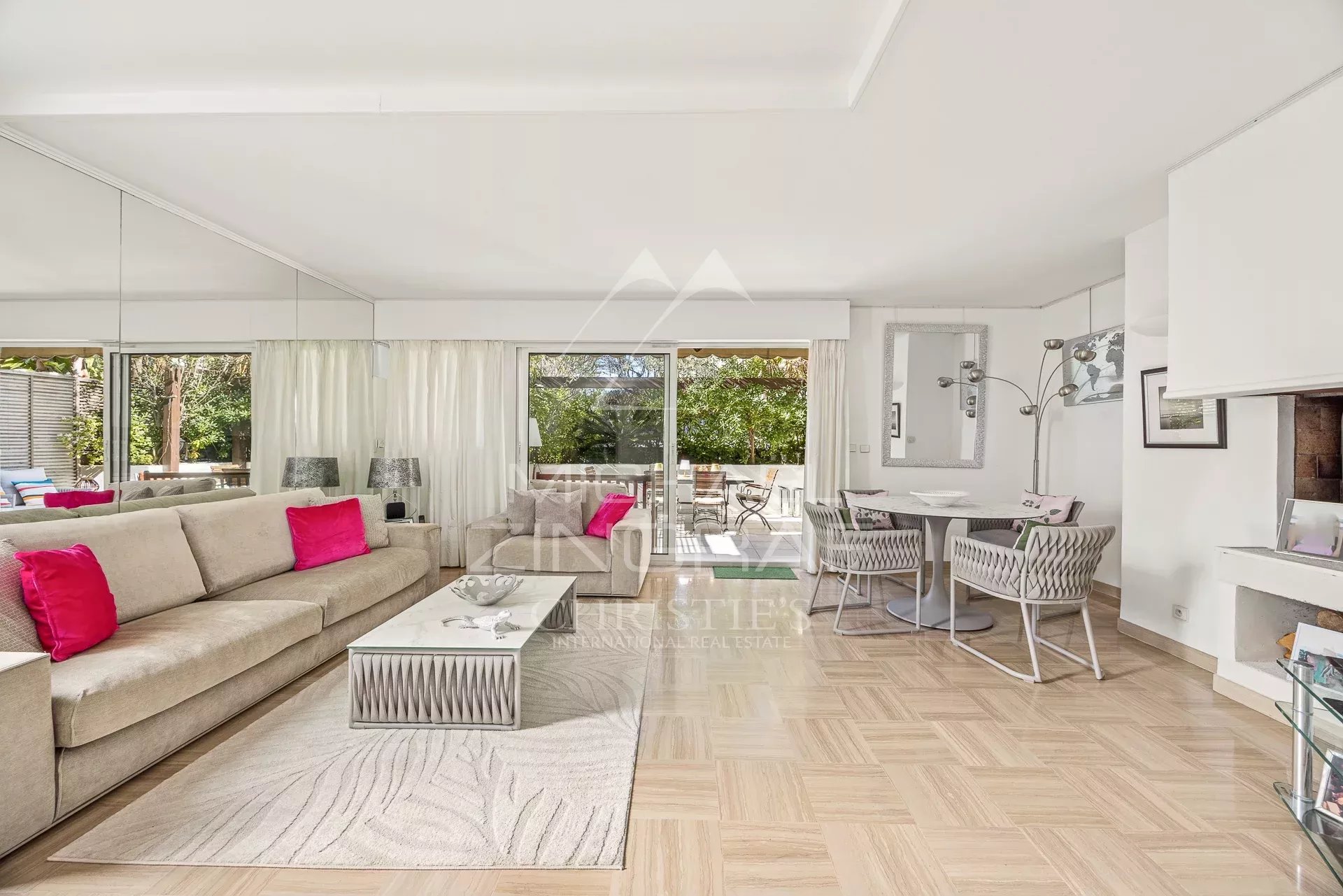 Cannes - Basse Californie - villa triplex au calme absolu