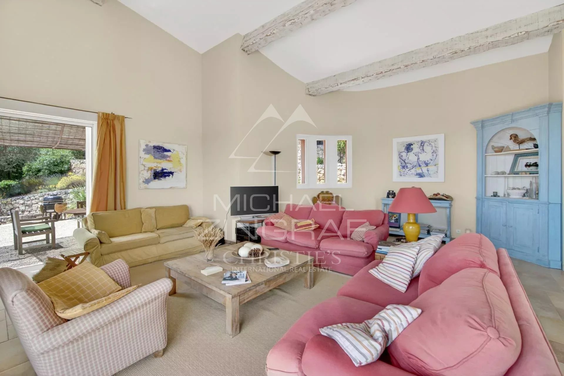 Elegant Provençal villa