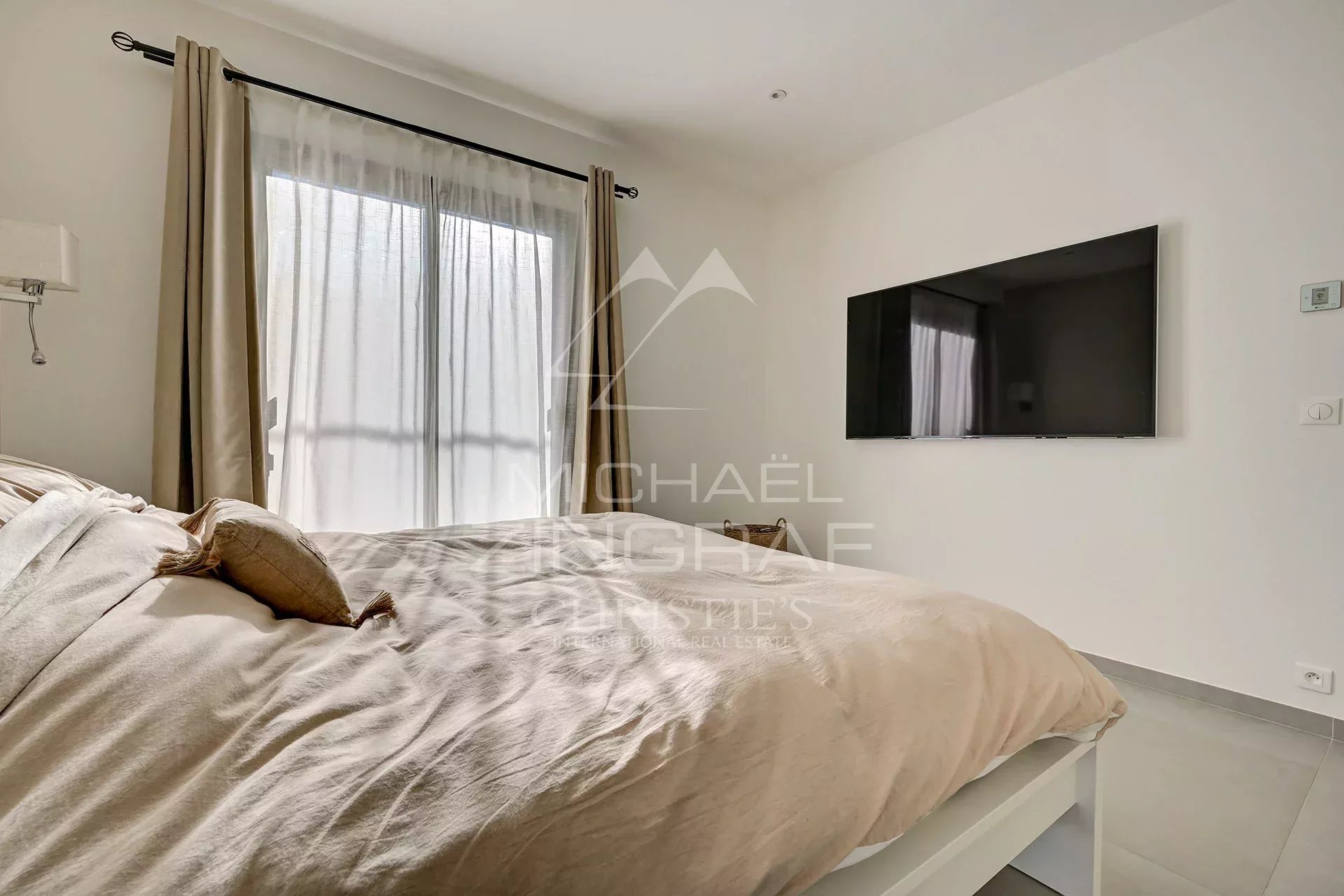 Confidential Sale - Architect house with swimming pool in Cap Brun, Toulon