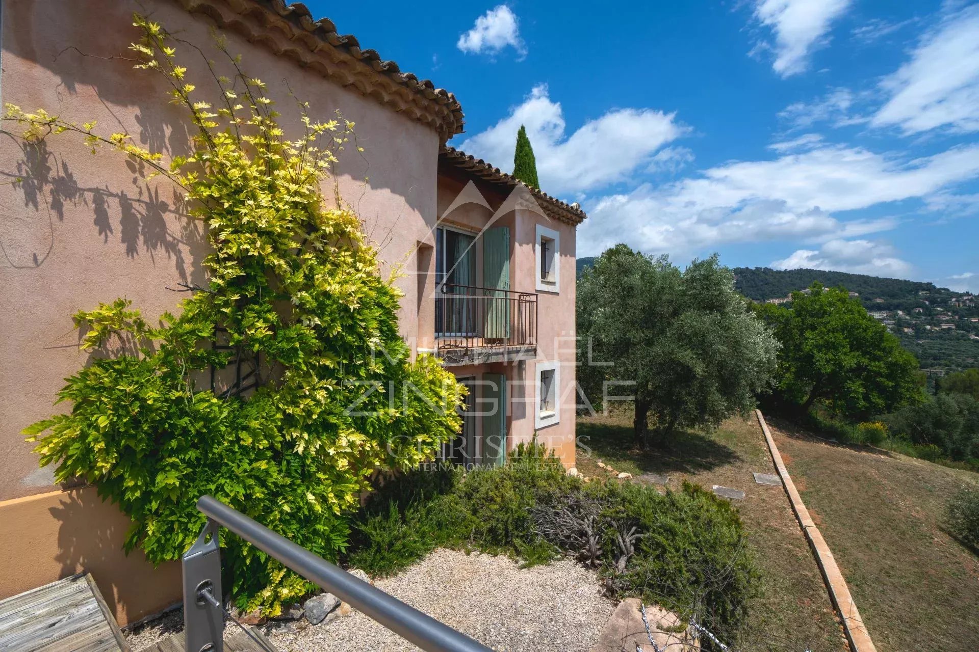 Elegant Provençal villa